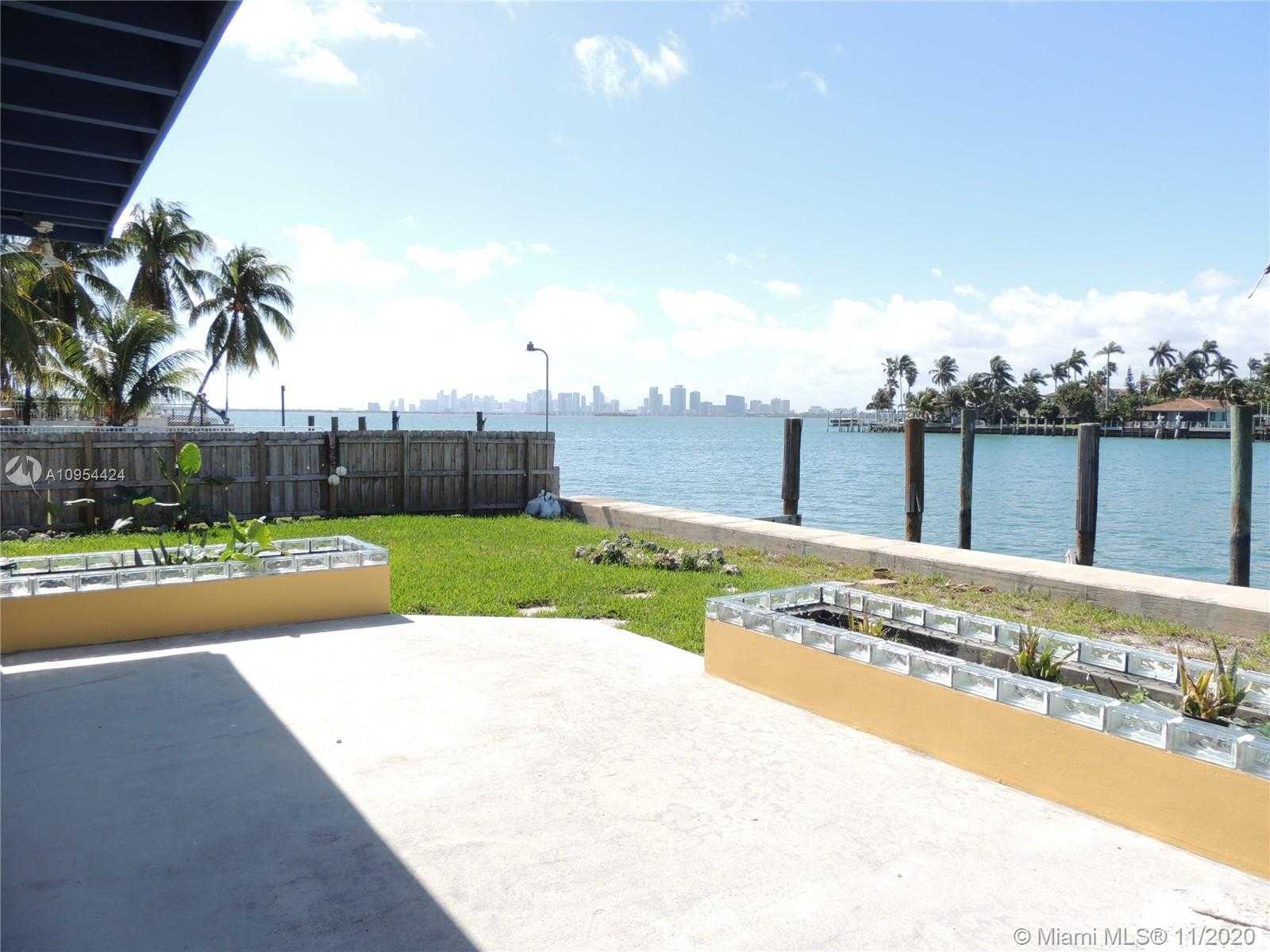 Small Image of 7516 WEST TREASURE DR, North Bay Village Number 27