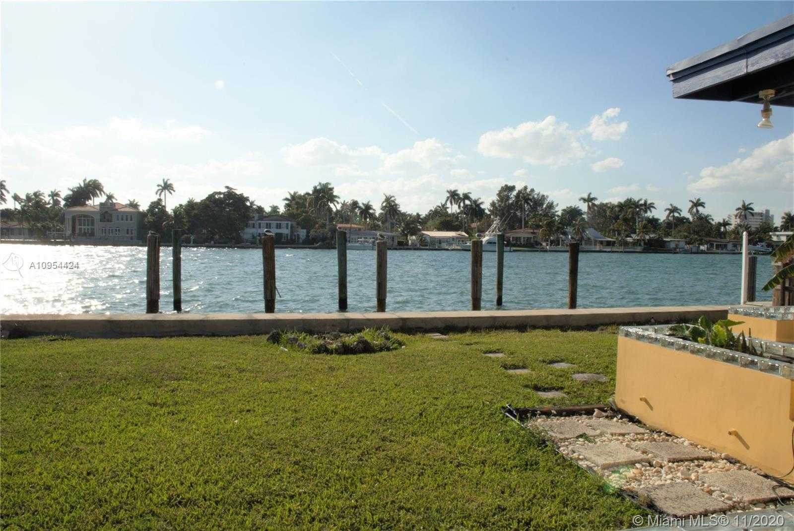 Small Image of 7516 WEST TREASURE DR, North Bay Village Number 29