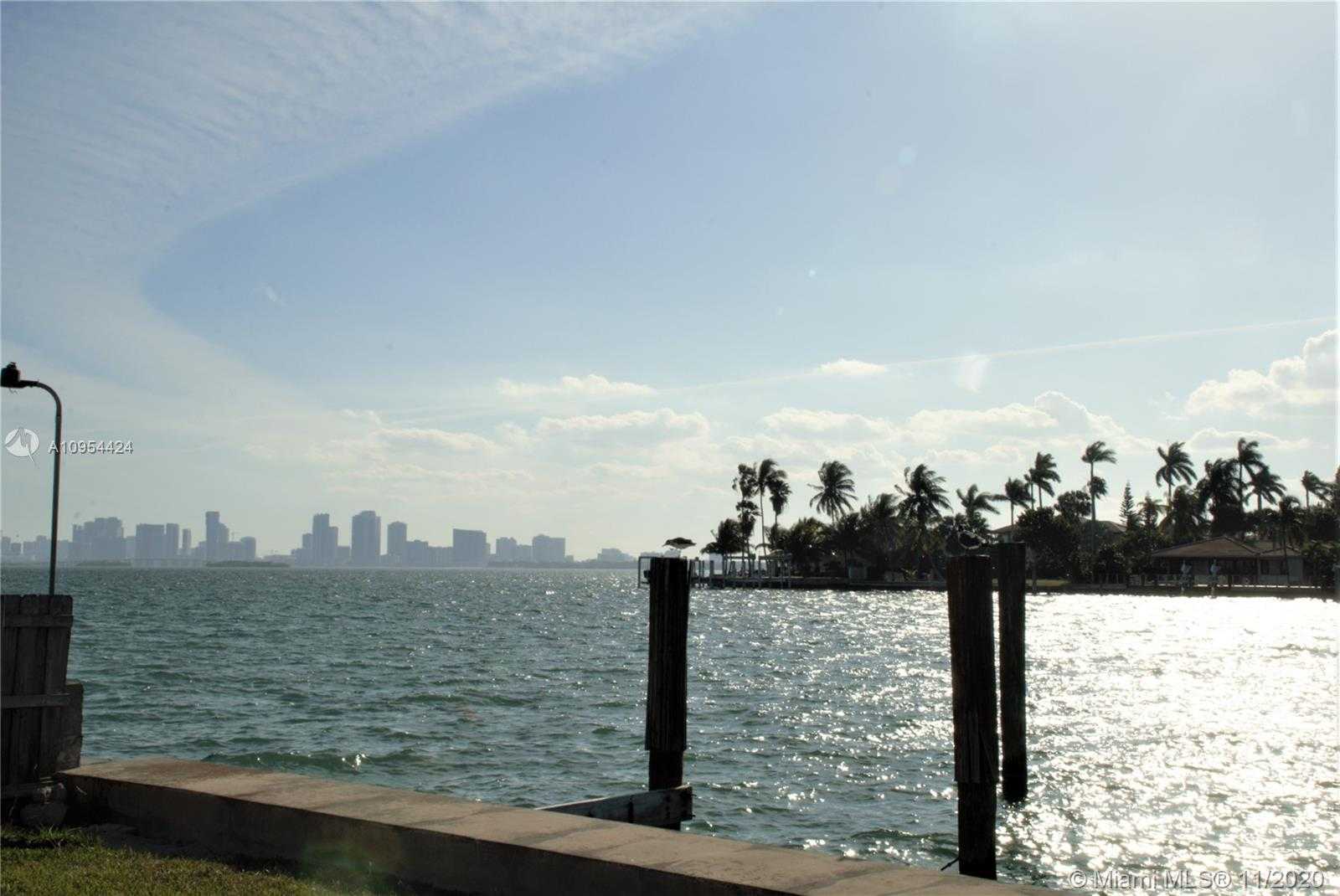 Small Image of 7516 WEST TREASURE DR, North Bay Village Number 31