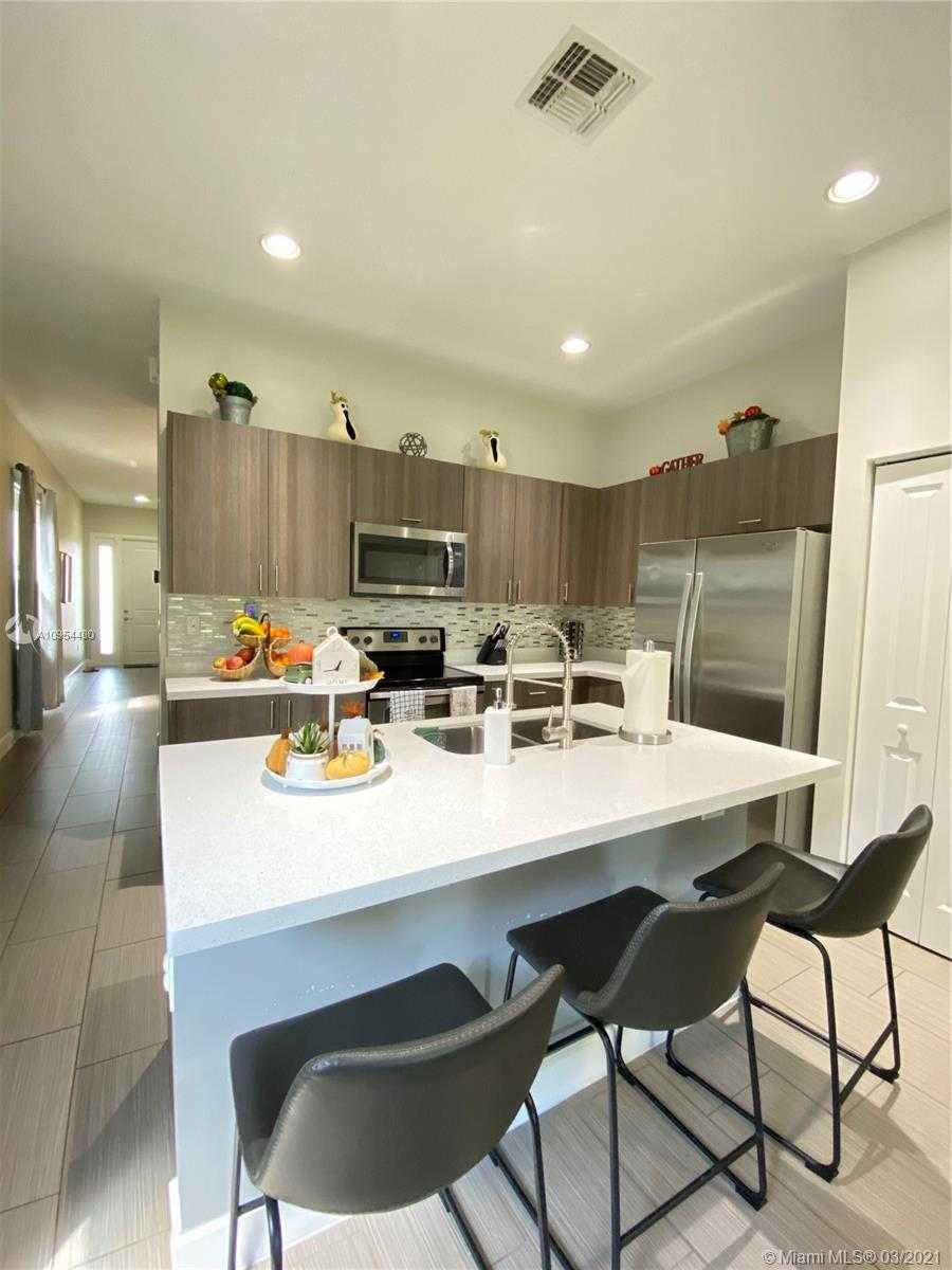 Small Image of 5406 NORTH WEST 48TH LN, Tamarac Number 11
