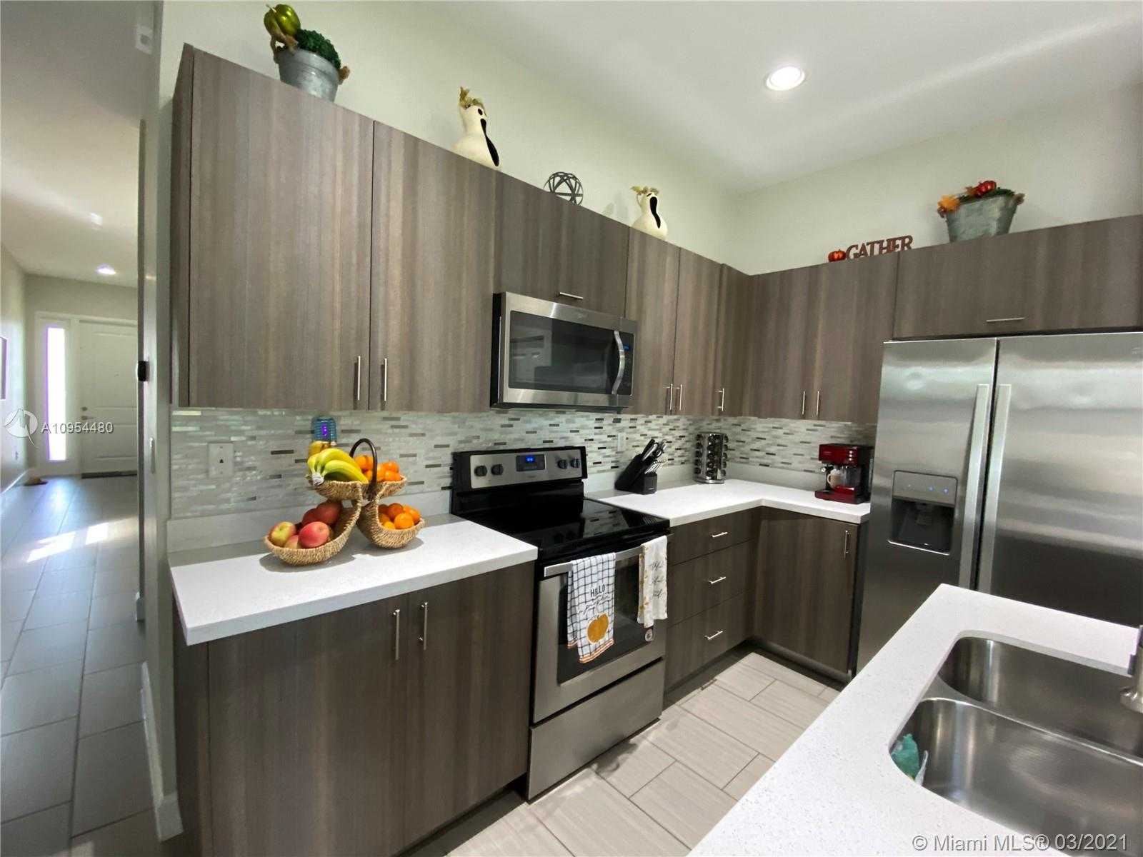 Small Image of 5406 NORTH WEST 48TH LN, Tamarac Number 12