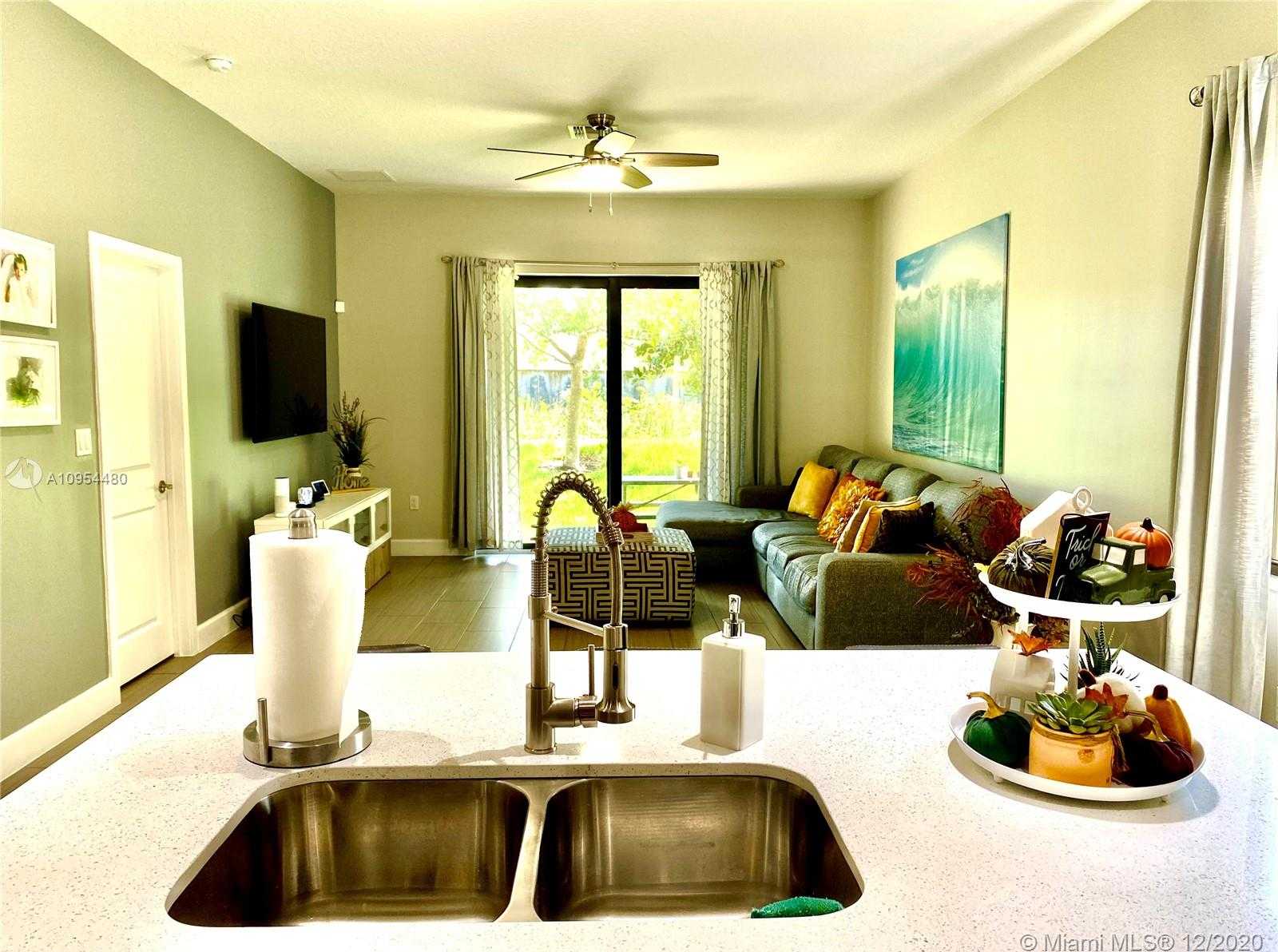 Small Image of 5406 NORTH WEST 48TH LN, Tamarac Number 13