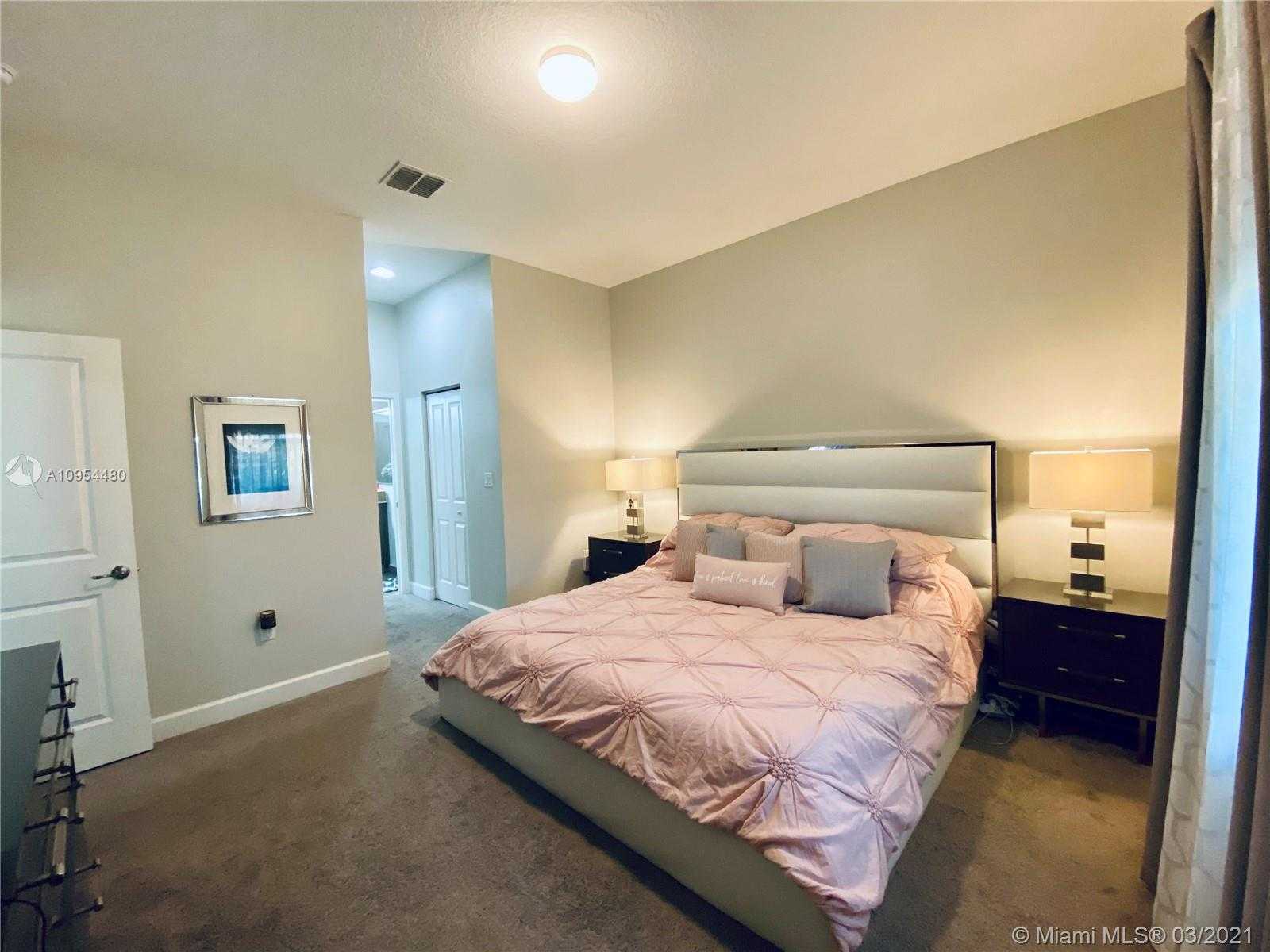 Small Image of 5406 NORTH WEST 48TH LN, Tamarac Number 17