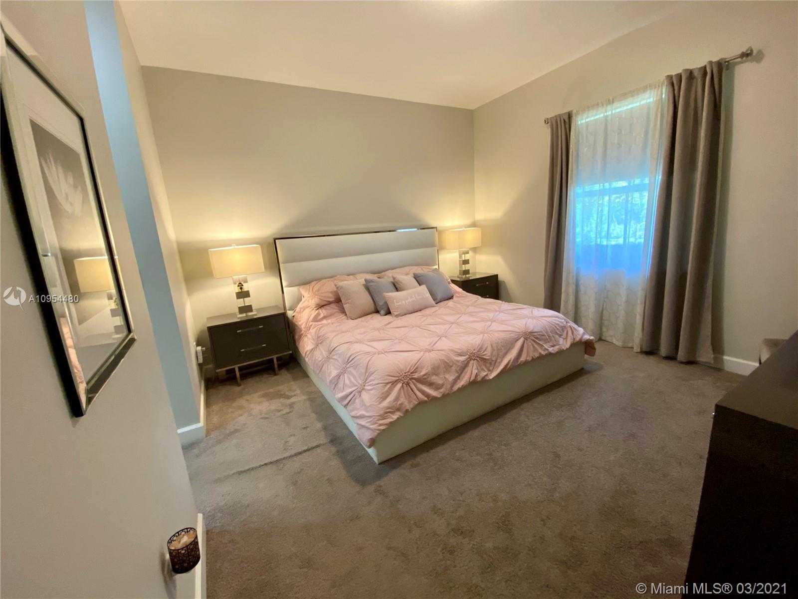 Small Image of 5406 NORTH WEST 48TH LN, Tamarac Number 18