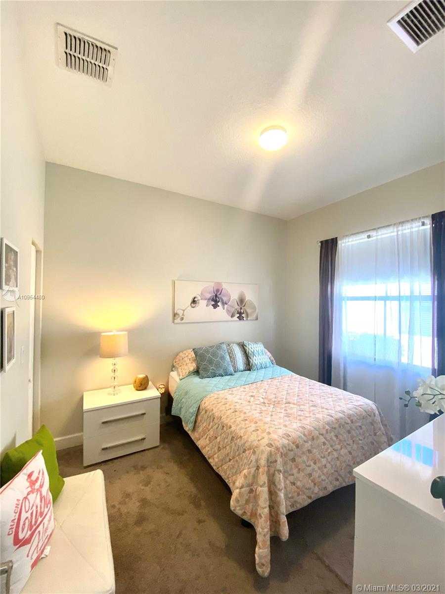 Small Image of 5406 NORTH WEST 48TH LN, Tamarac Number 24