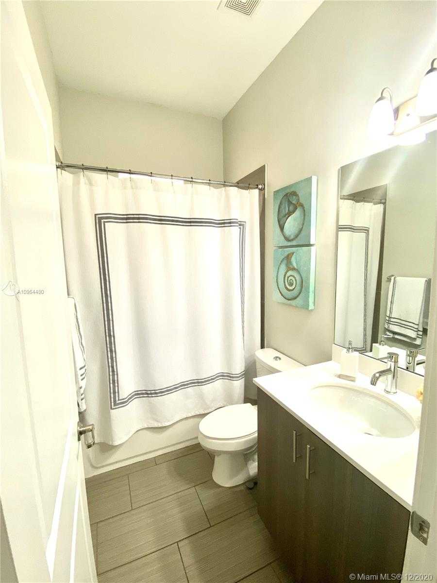 Small Image of 5406 NORTH WEST 48TH LN, Tamarac Number 25