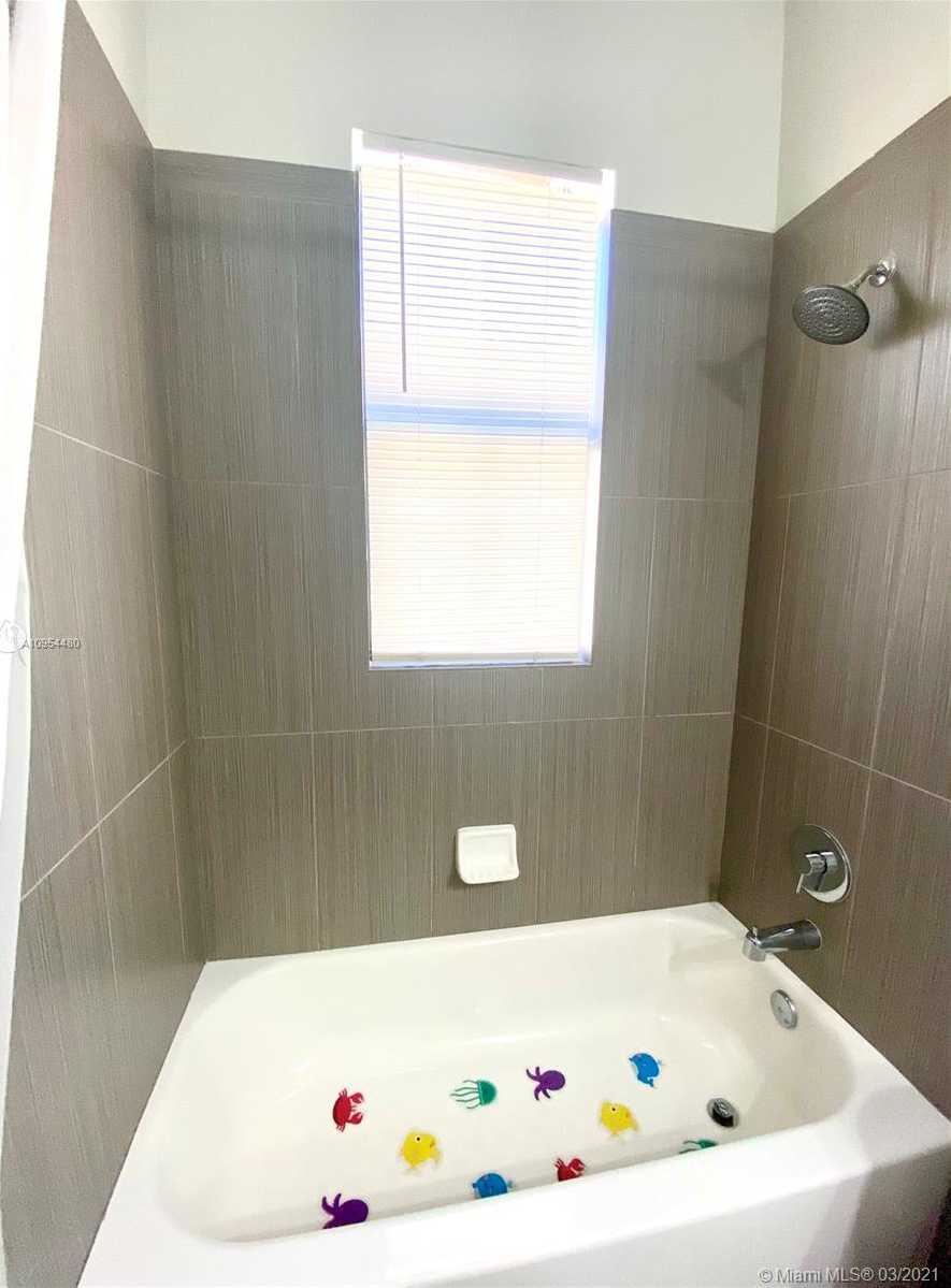 Small Image of 5406 NORTH WEST 48TH LN, Tamarac Number 26