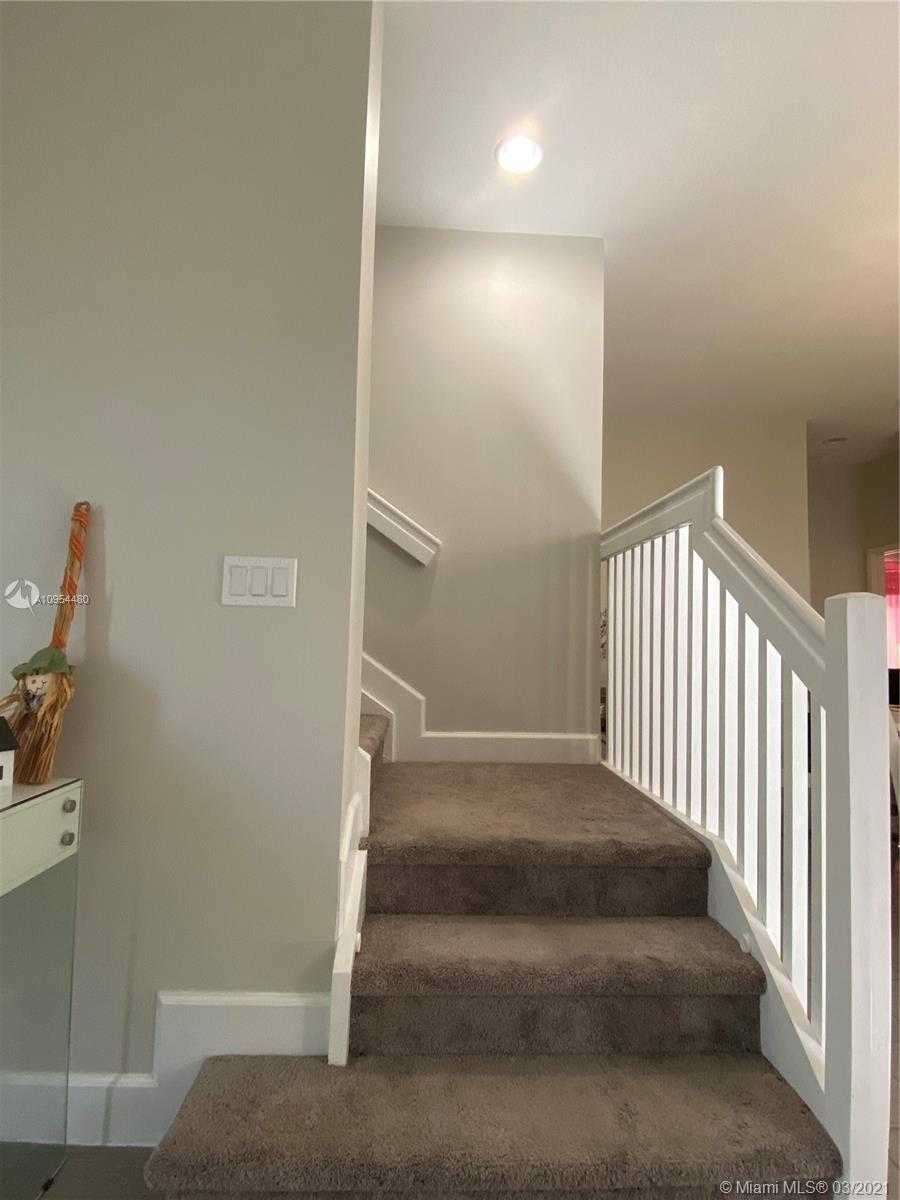 Small Image of 5406 NORTH WEST 48TH LN, Tamarac Number 28