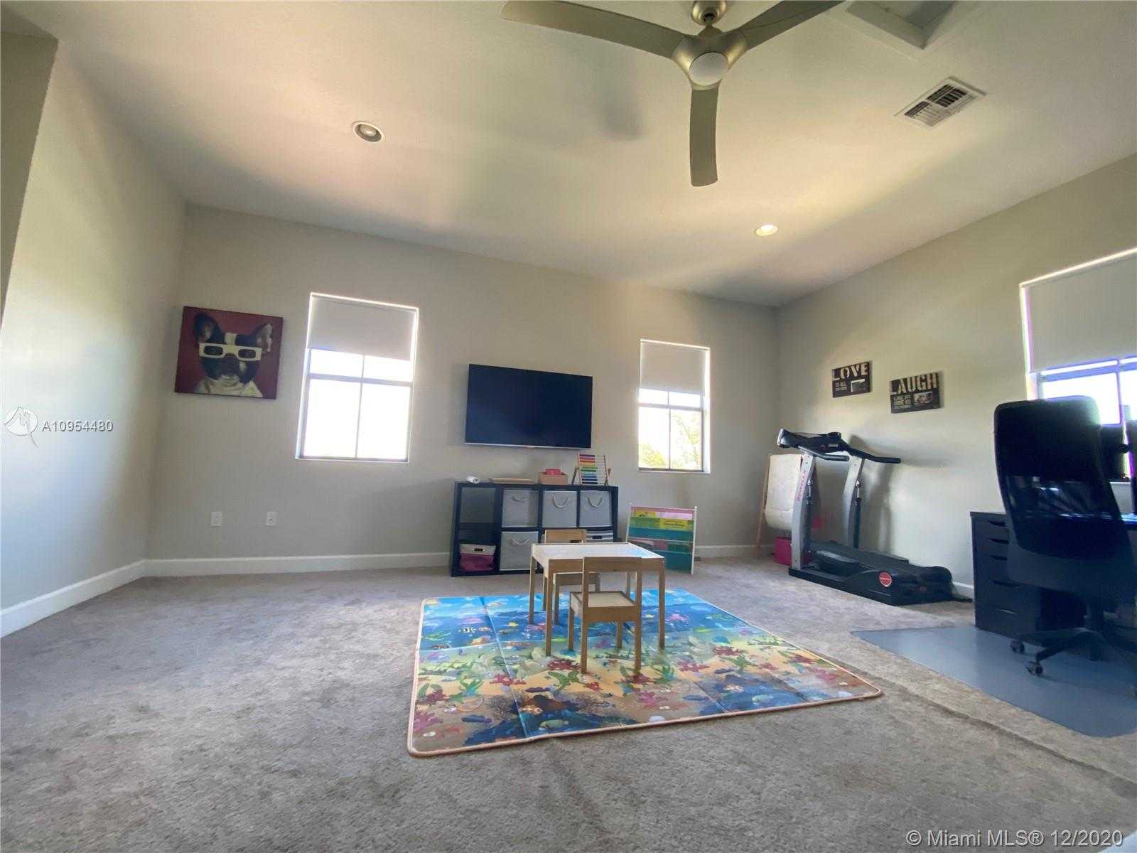 Small Image of 5406 NORTH WEST 48TH LN, Tamarac Number 31