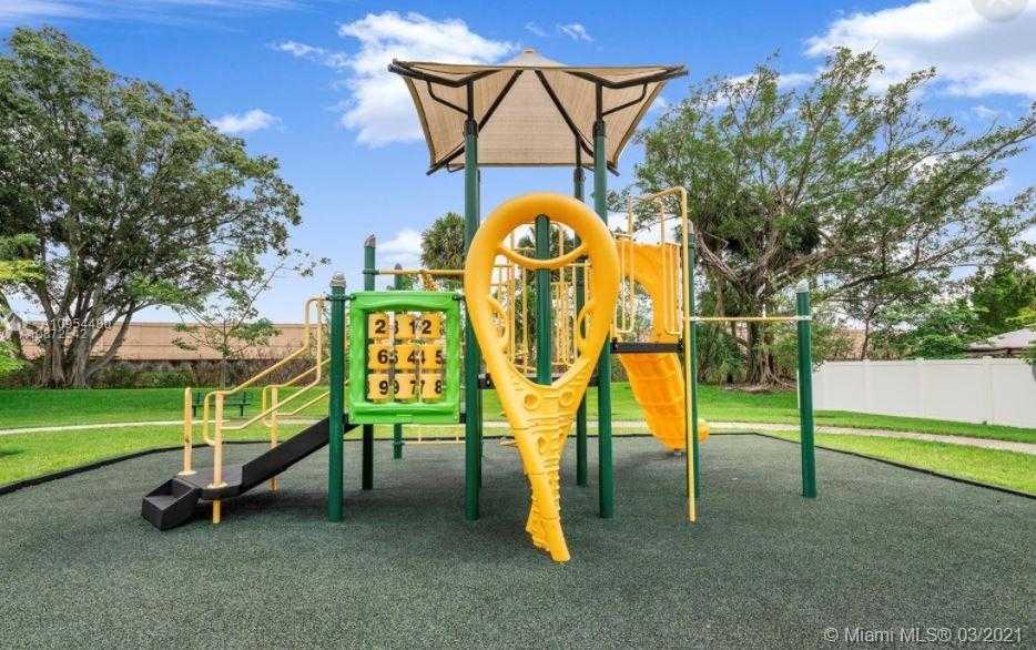 Small Image of 5406 NORTH WEST 48TH LN, Tamarac Number 35