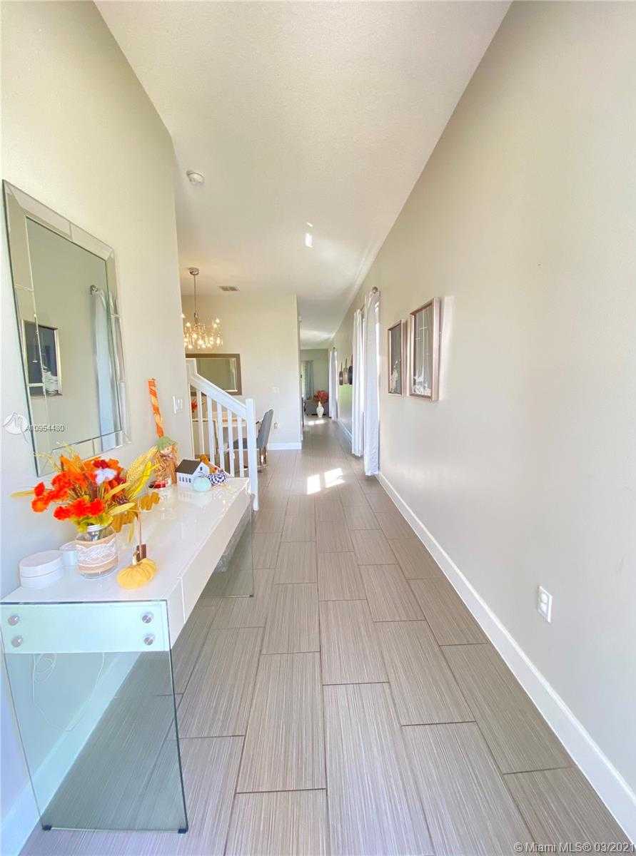 Small Image of 5406 NORTH WEST 48TH LN, Tamarac Number 4
