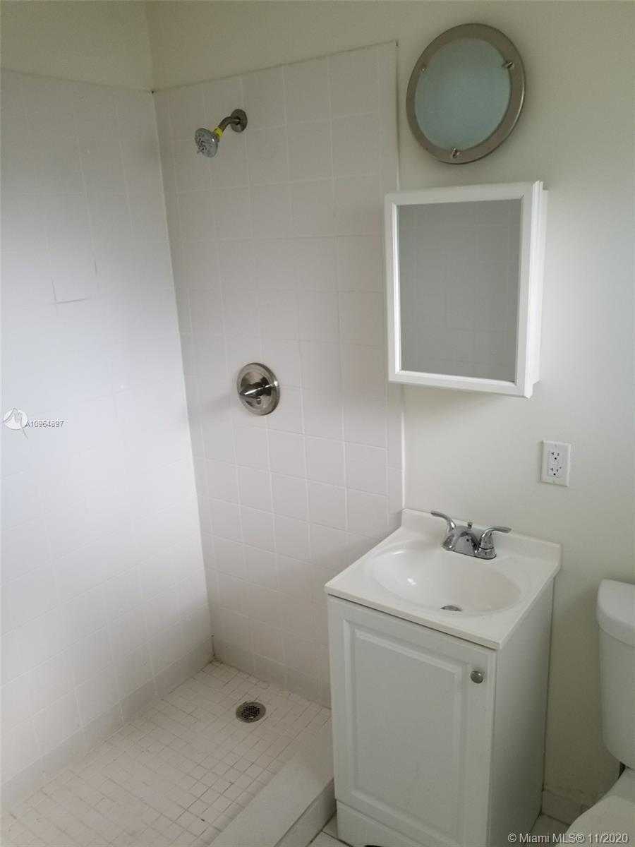 Small Image of 470 NORTH EAST 161ST ST, Miami Number 12