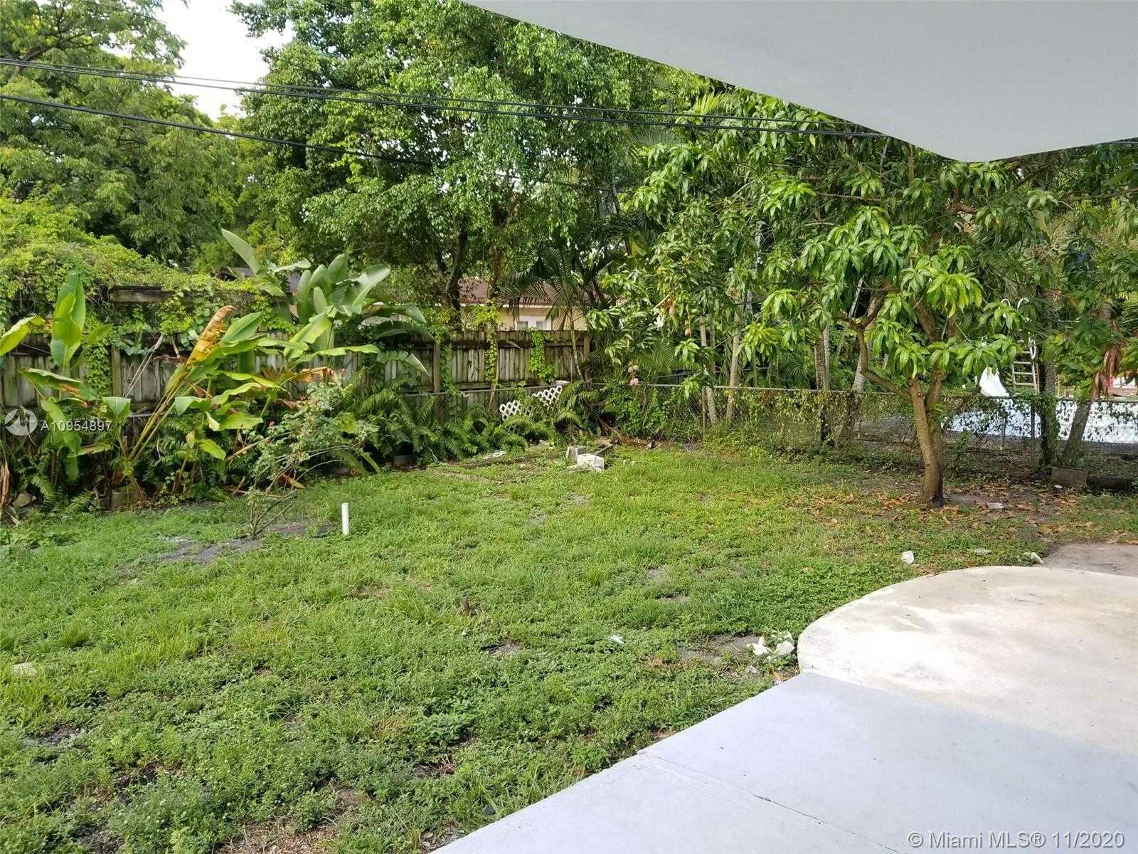 Small Image of 470 NORTH EAST 161ST ST, Miami Number 13
