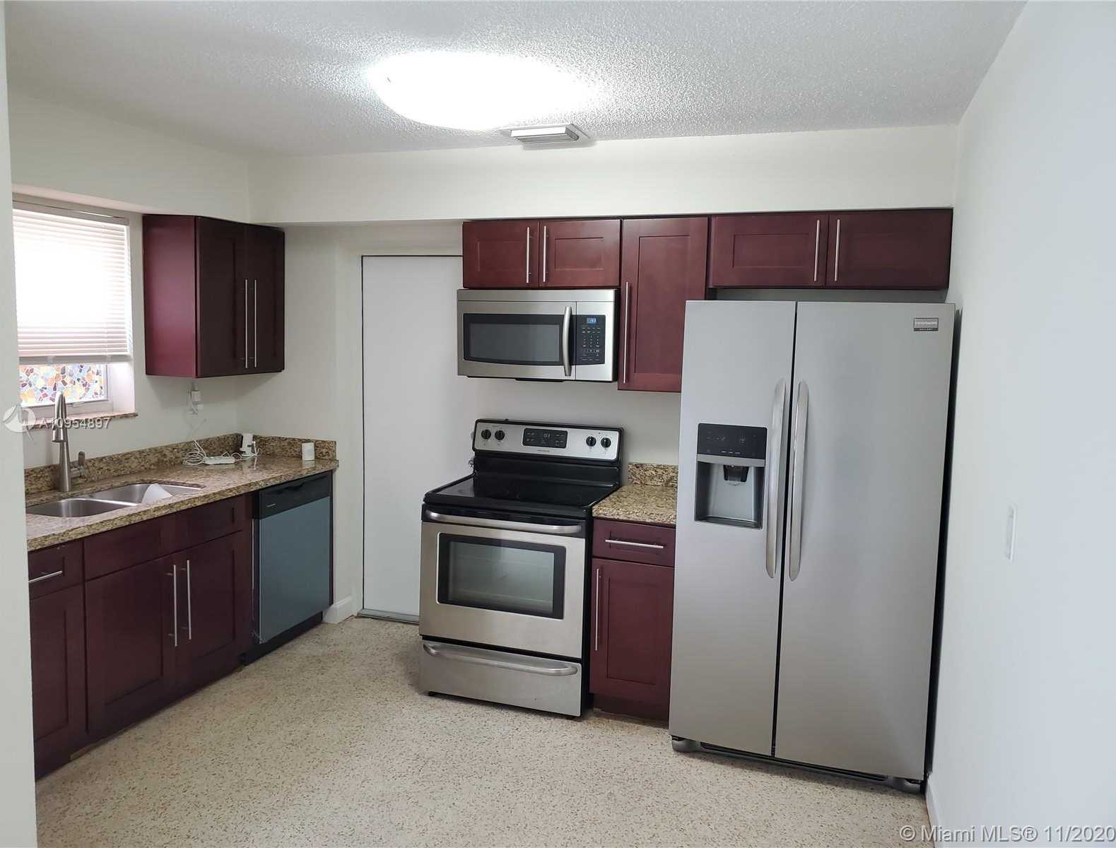 Small Image of 470 NORTH EAST 161ST ST, Miami Number 5