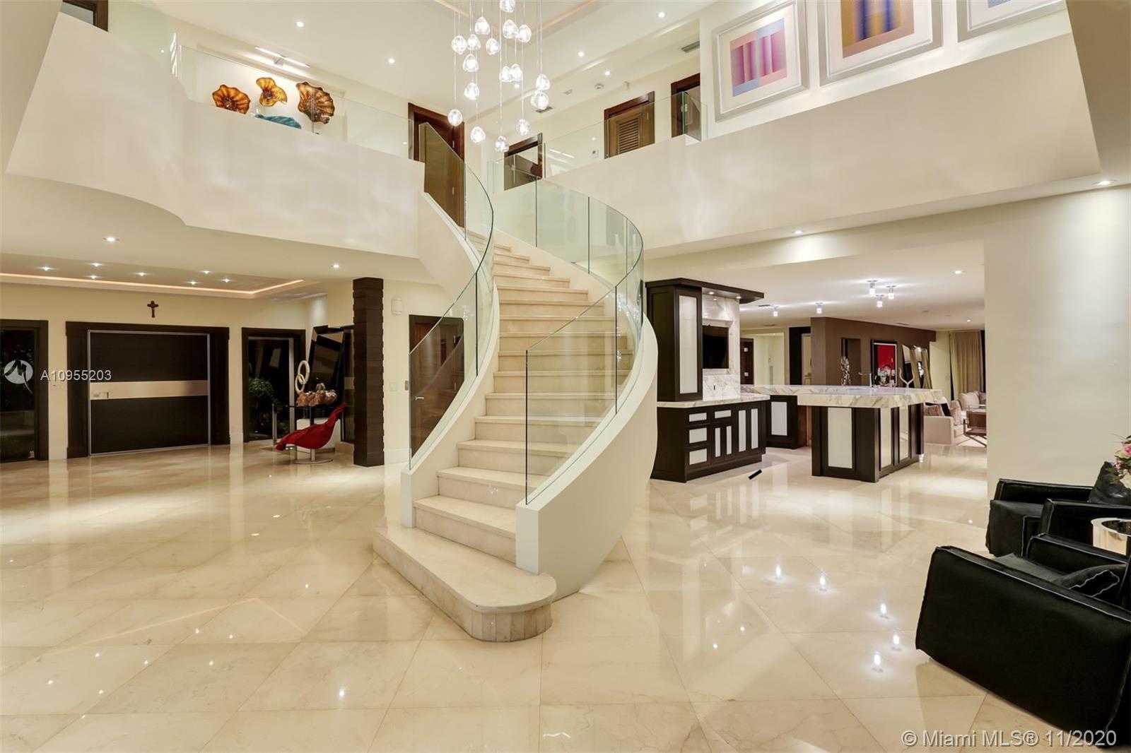 Small Image of 9464 NORTH WEST 52ND DORAL LN, Doral Number 3