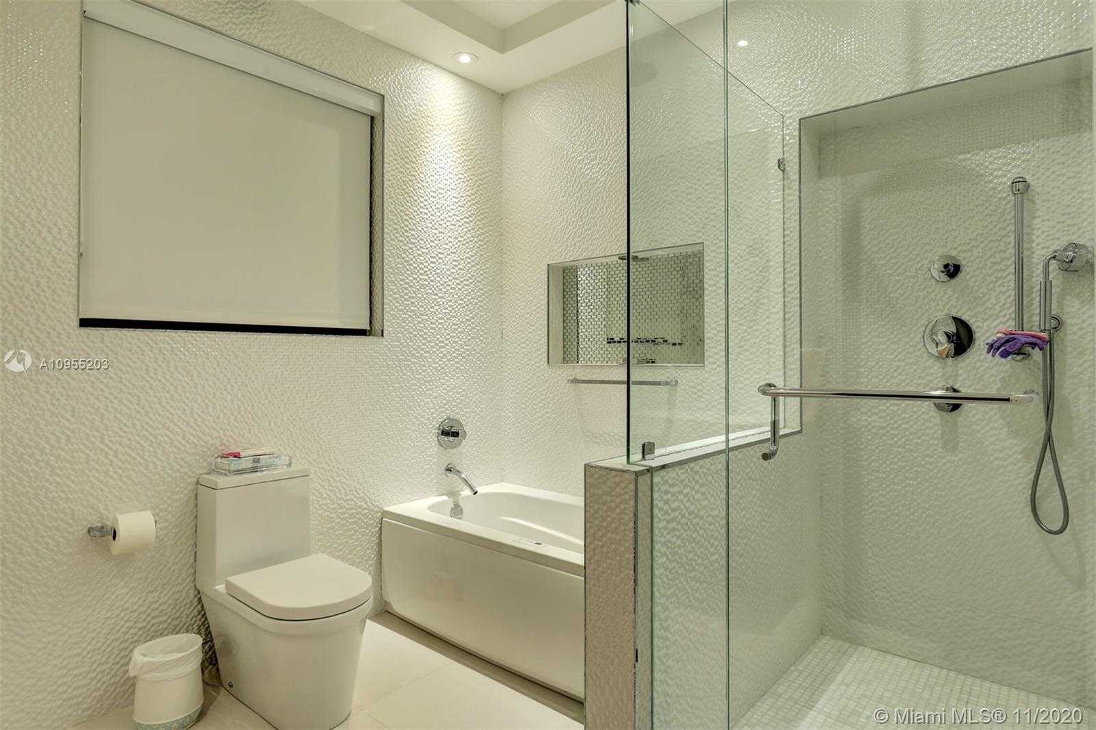 Small Image of 9464 NORTH WEST 52ND DORAL LN, Doral Number 31