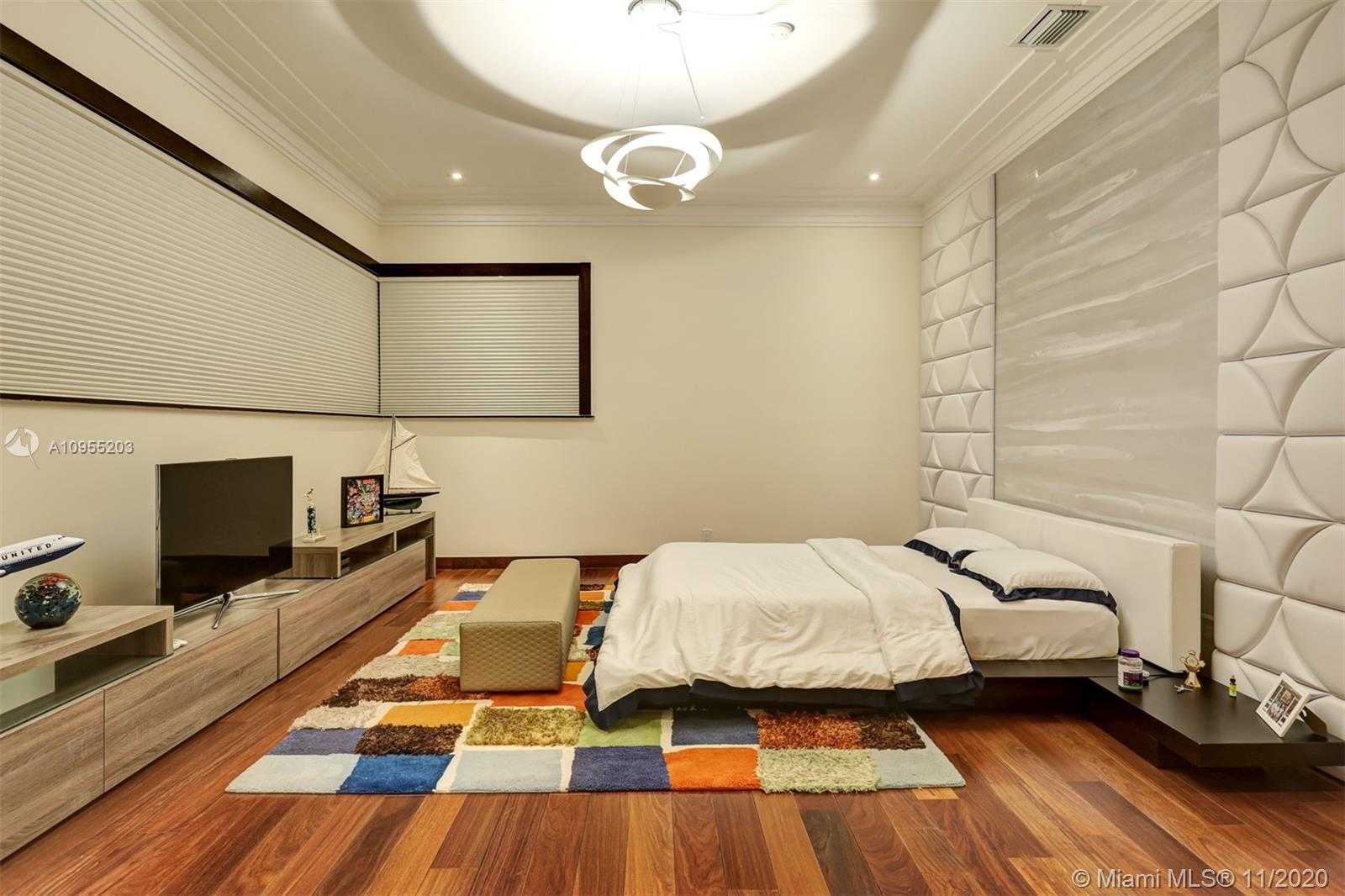Small Image of 9464 NORTH WEST 52ND DORAL LN, Doral Number 32