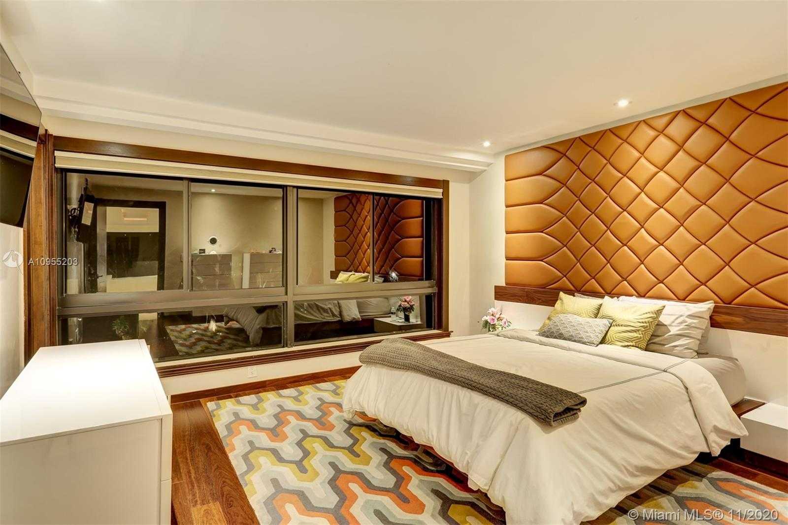 Small Image of 9464 NORTH WEST 52ND DORAL LN, Doral Number 34