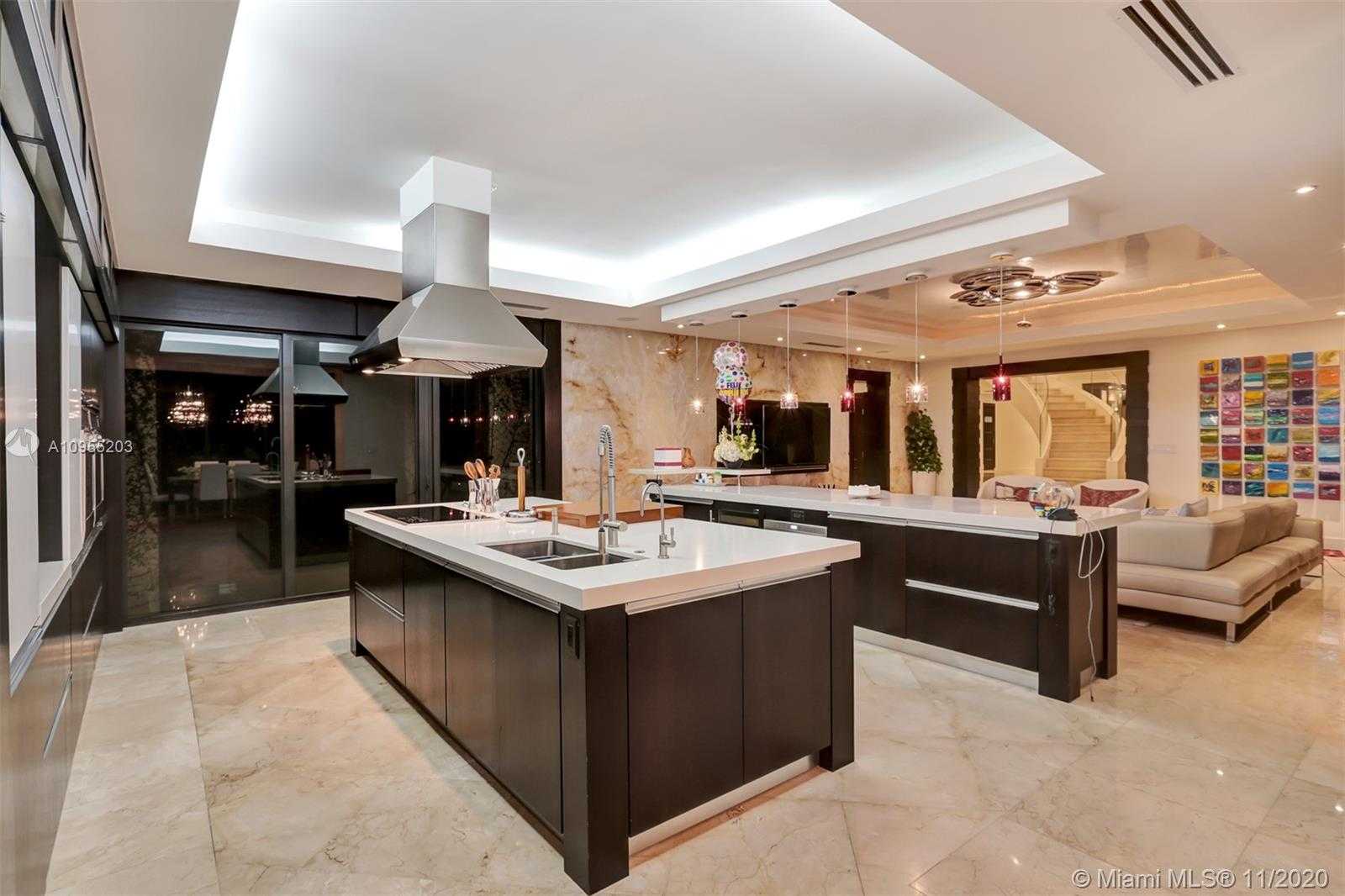 Small Image of 9464 NORTH WEST 52ND DORAL LN, Doral Number 8