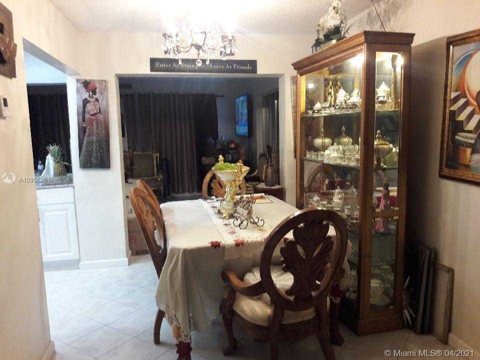 Small Image of 4625 NORTH WEST 44TH ST, Tamarac Number 3