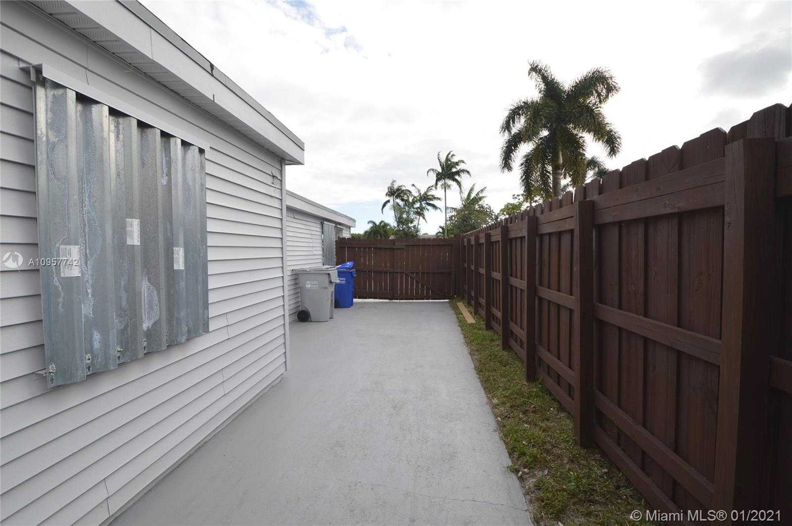 Small Image of 201 SOUTH WEST 10TH ST, Pompano Beach Number 27