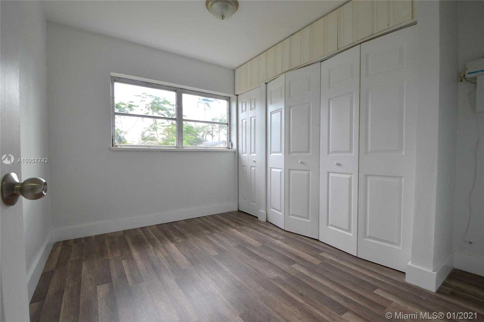 Small Image of 201 SOUTH WEST 10TH ST, Pompano Beach Number 8