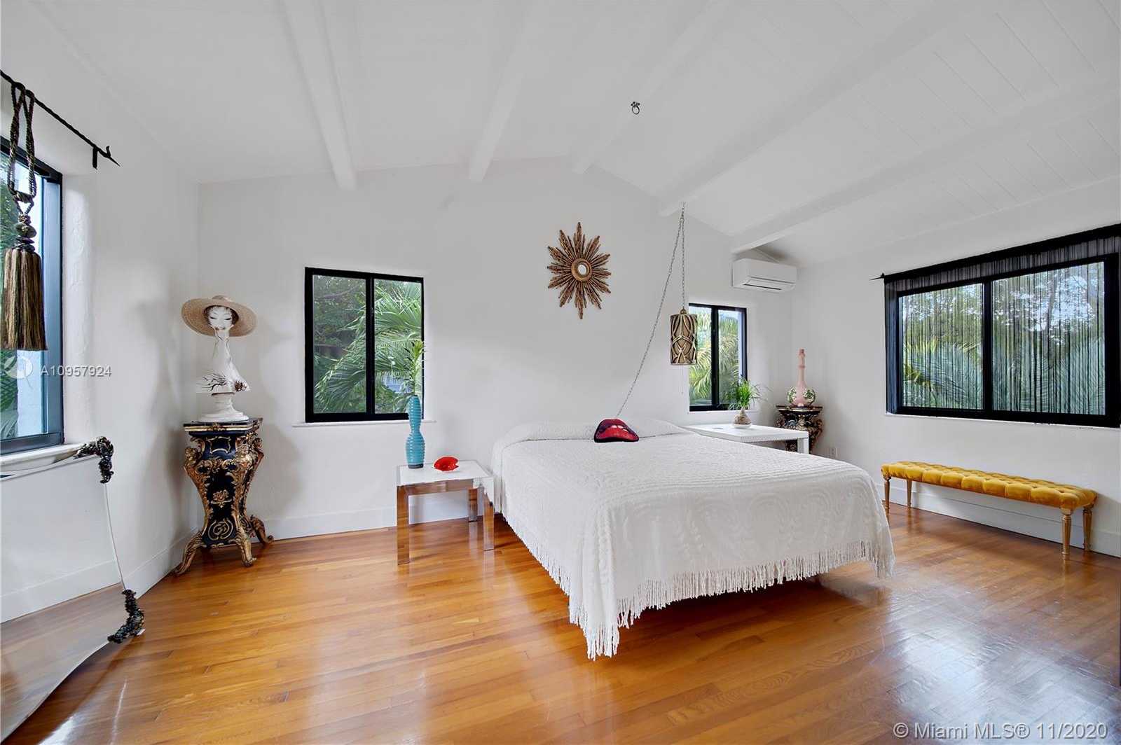 Small Image of 4189 ALTON RD, Miami Beach Number 13