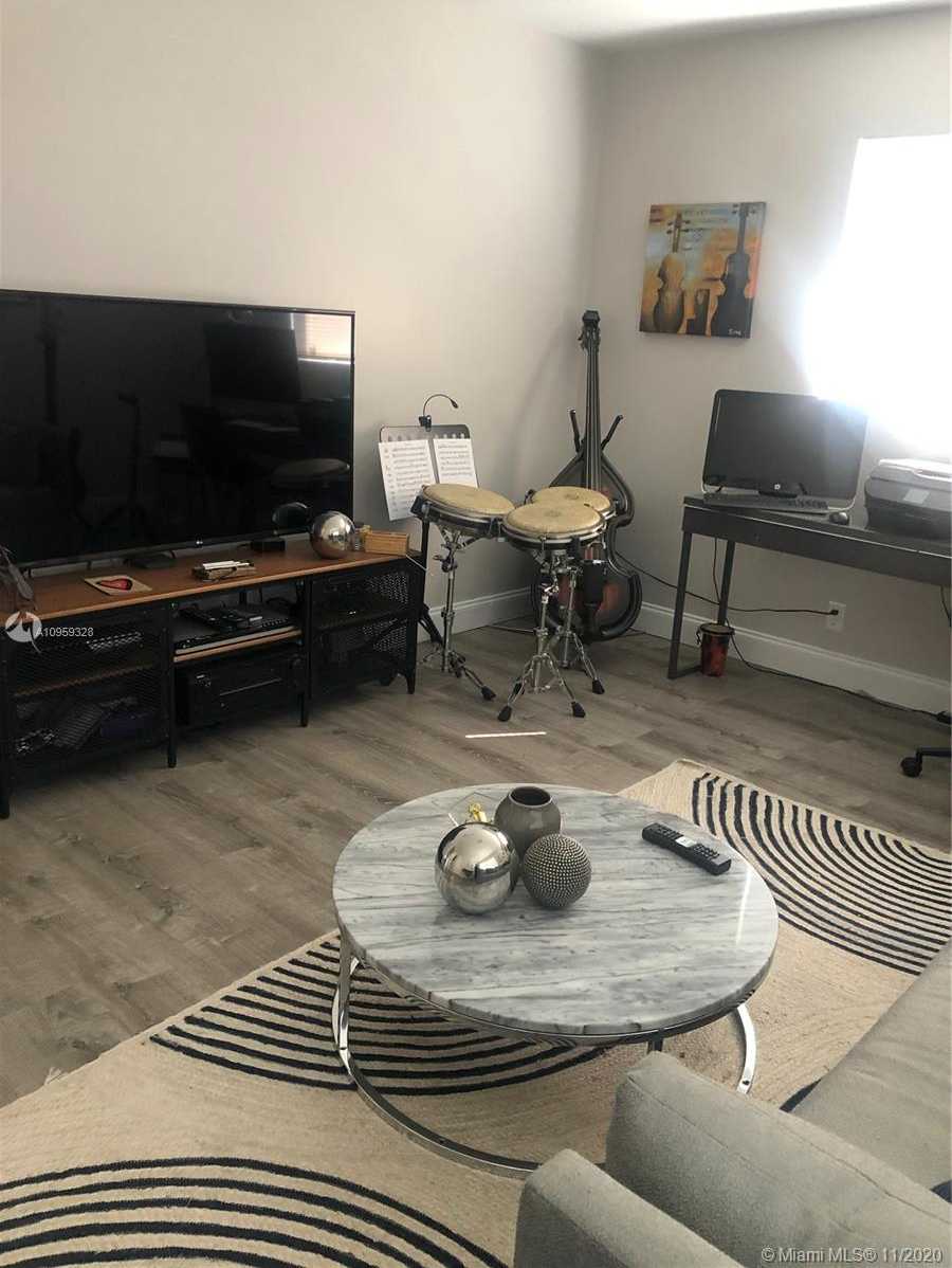 Small Image of 10425 NORTH WEST 70TH CT, Tamarac Number 15