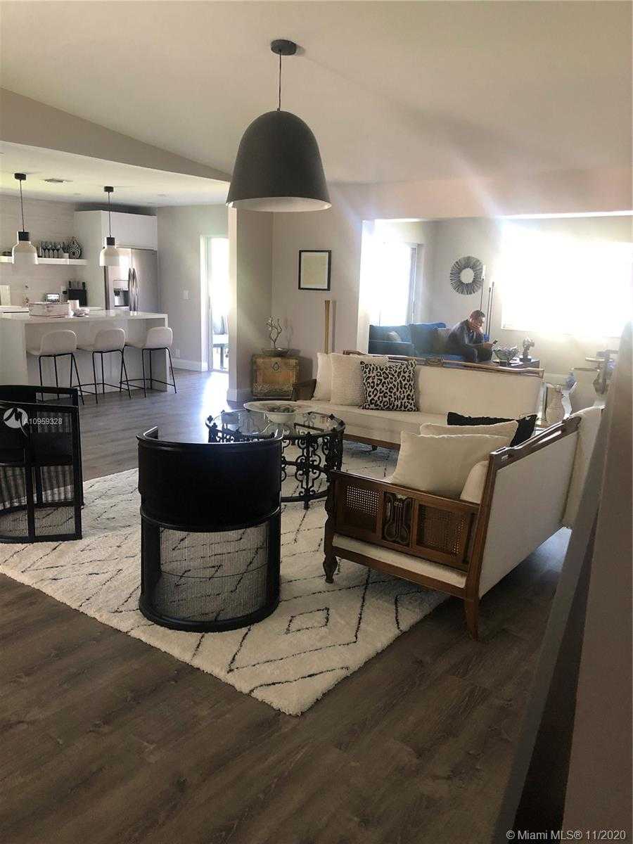 Small Image of 10425 NORTH WEST 70TH CT, Tamarac Number 20