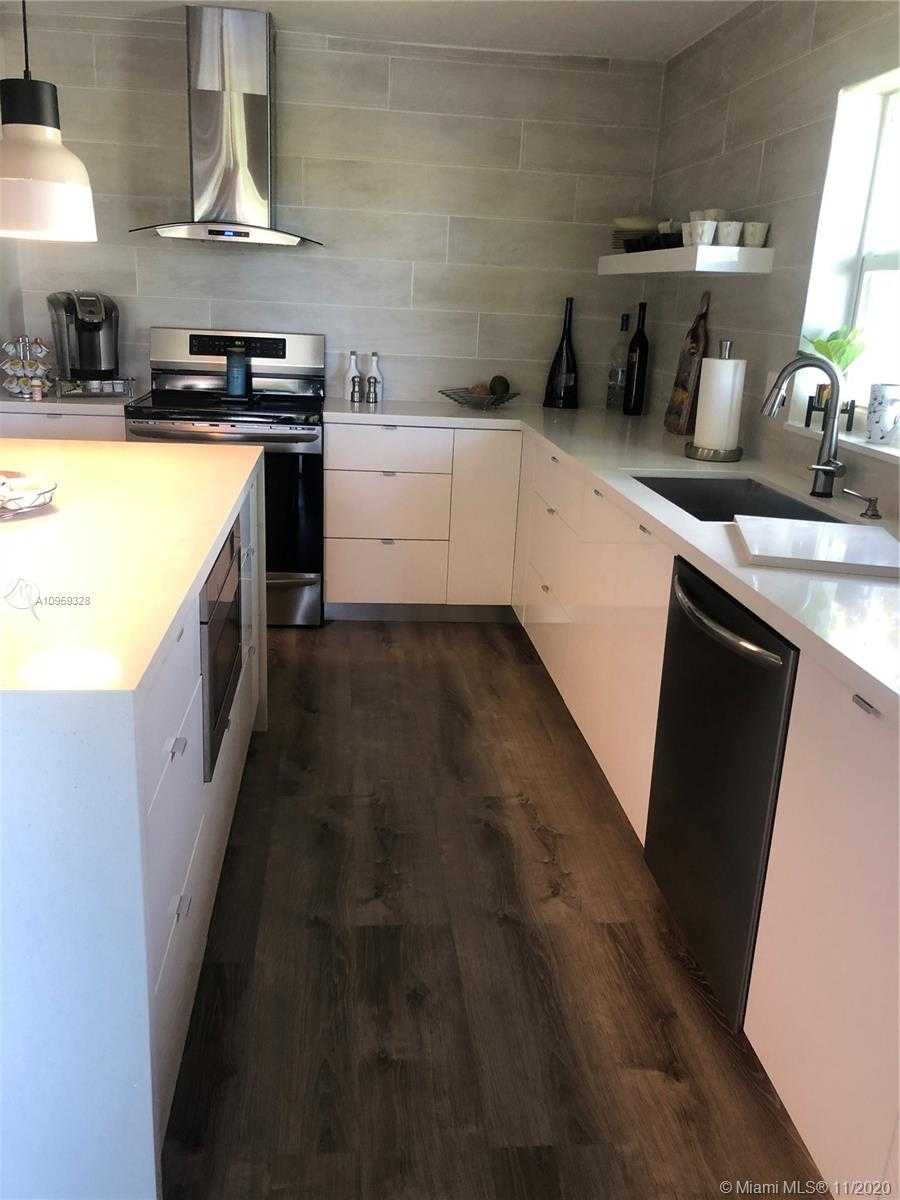 Small Image of 10425 NORTH WEST 70TH CT, Tamarac Number 26