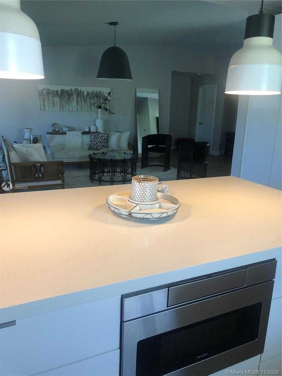 Small Image of 10425 NORTH WEST 70TH CT, Tamarac Number 27