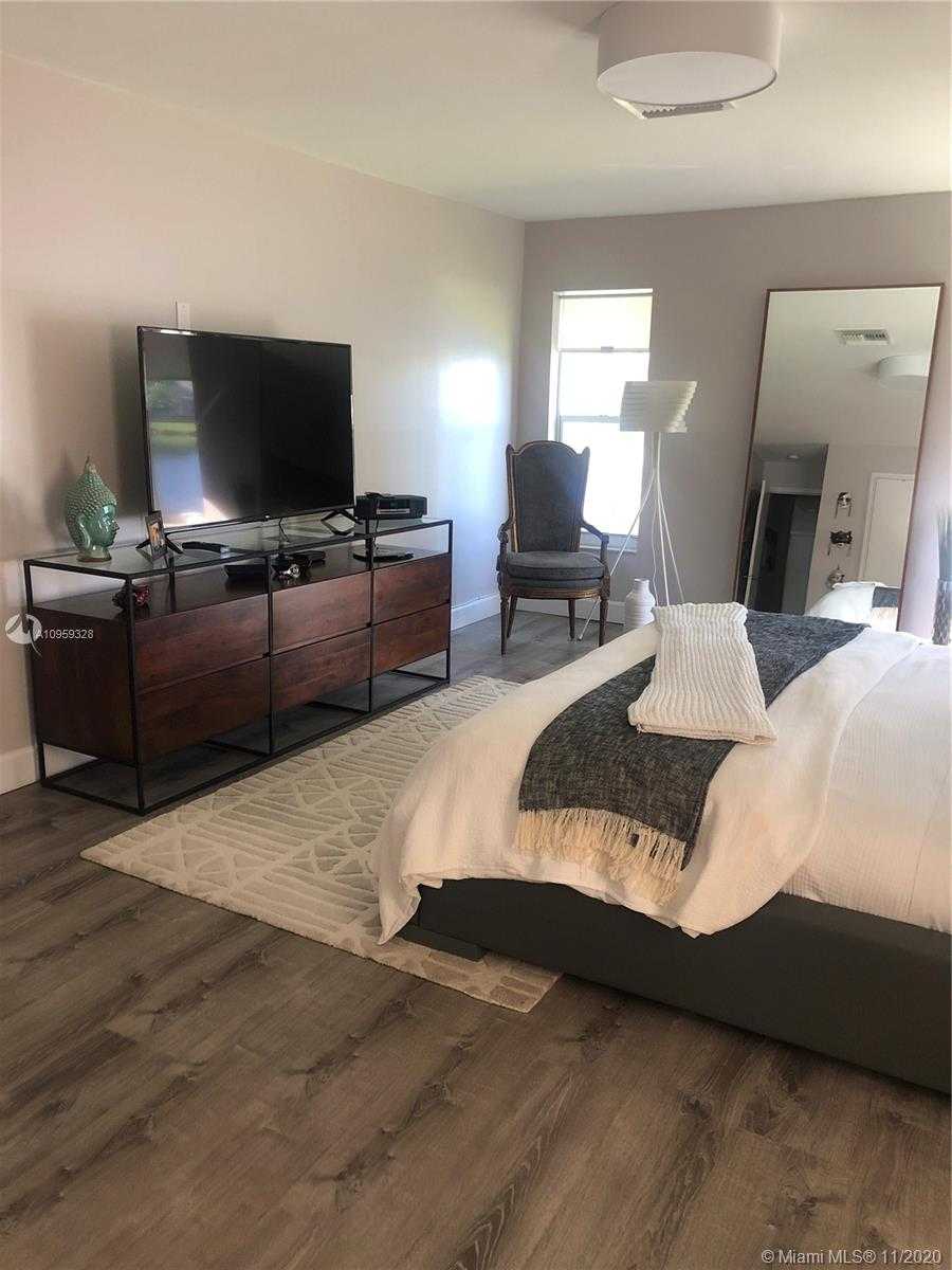 Small Image of 10425 NORTH WEST 70TH CT, Tamarac Number 3