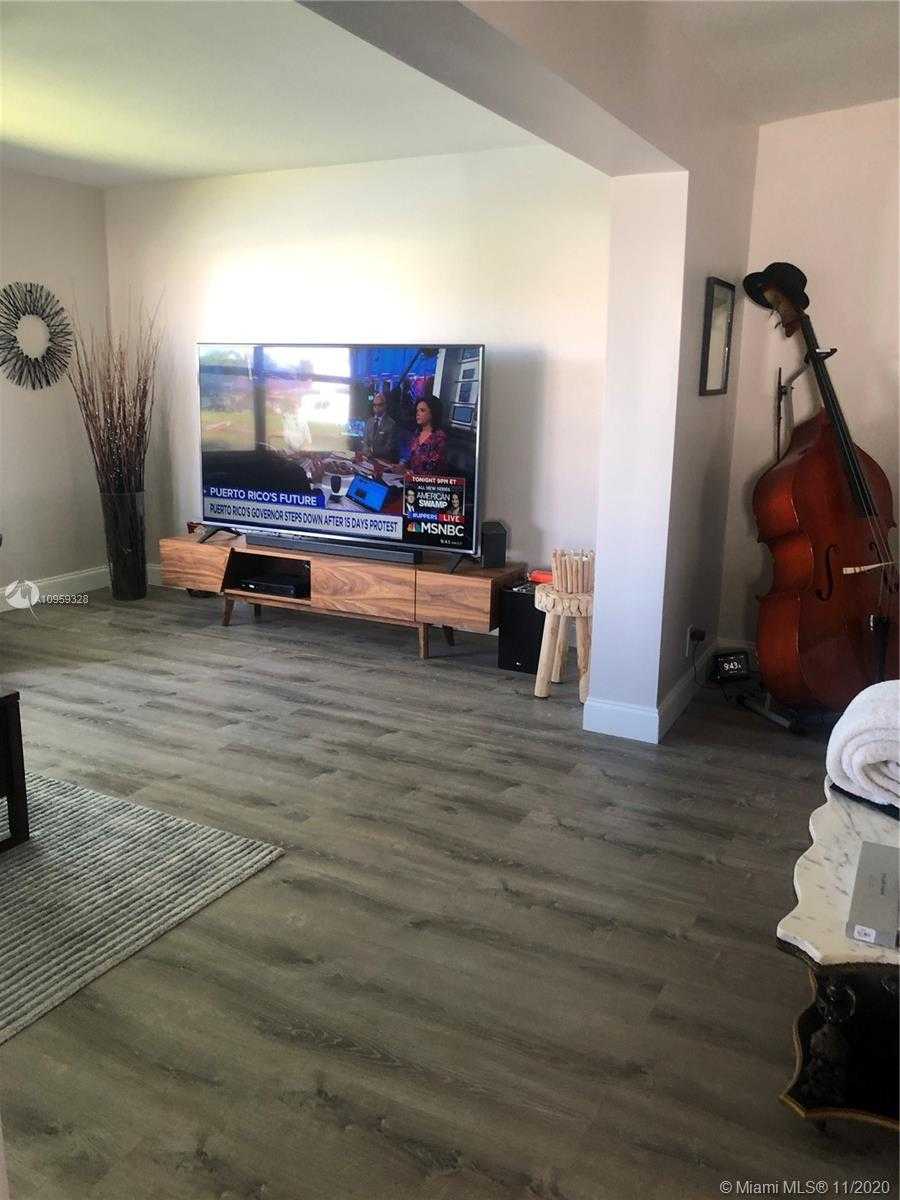 Small Image of 10425 NORTH WEST 70TH CT, Tamarac Number 33