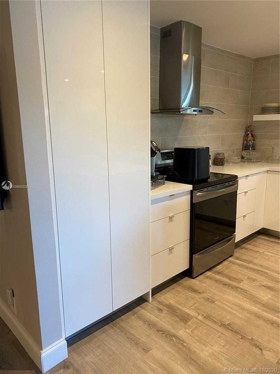Small Image of 10425 NORTH WEST 70TH CT, Tamarac Number 47