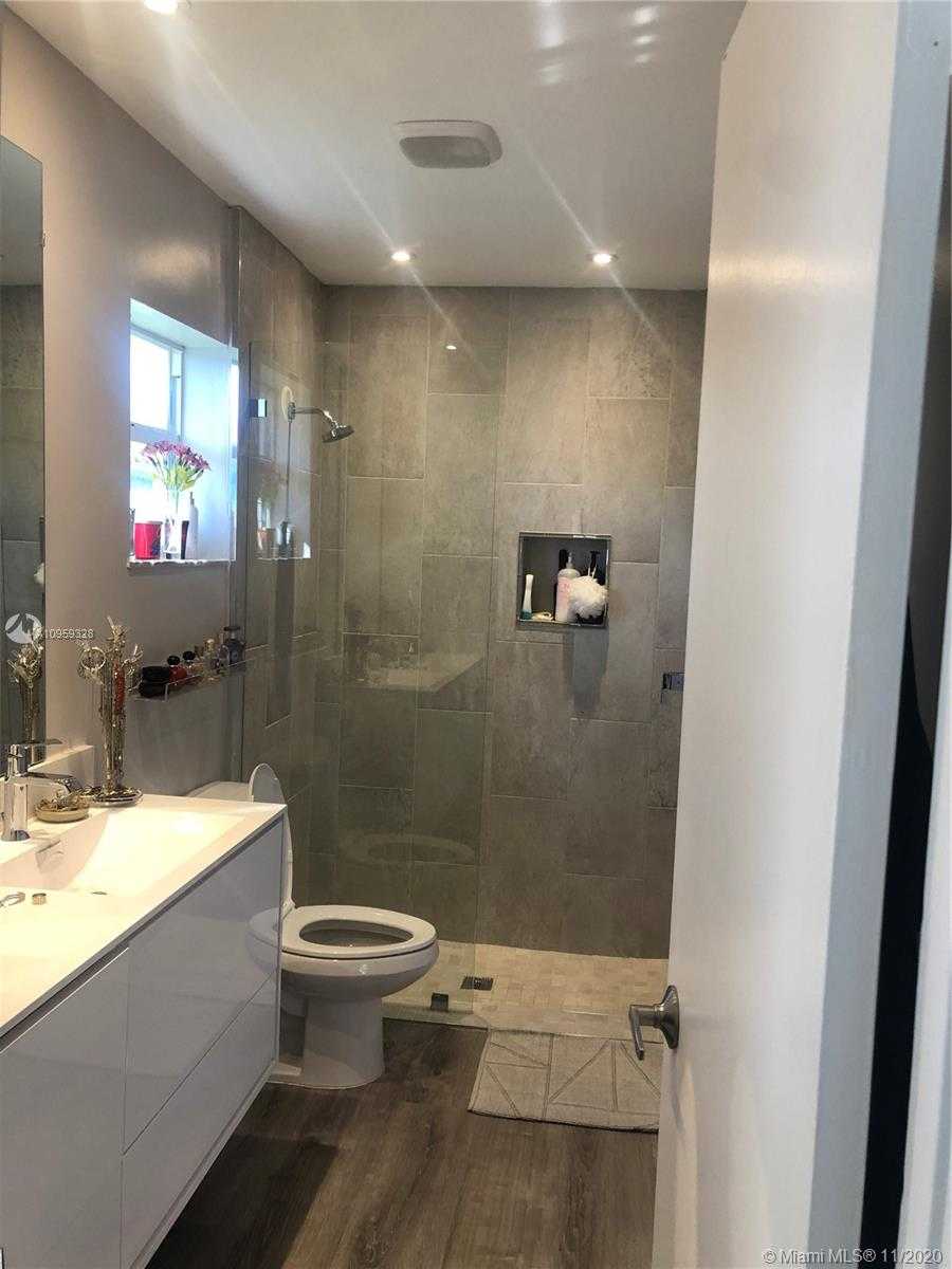 Small Image of 10425 NORTH WEST 70TH CT, Tamarac Number 6