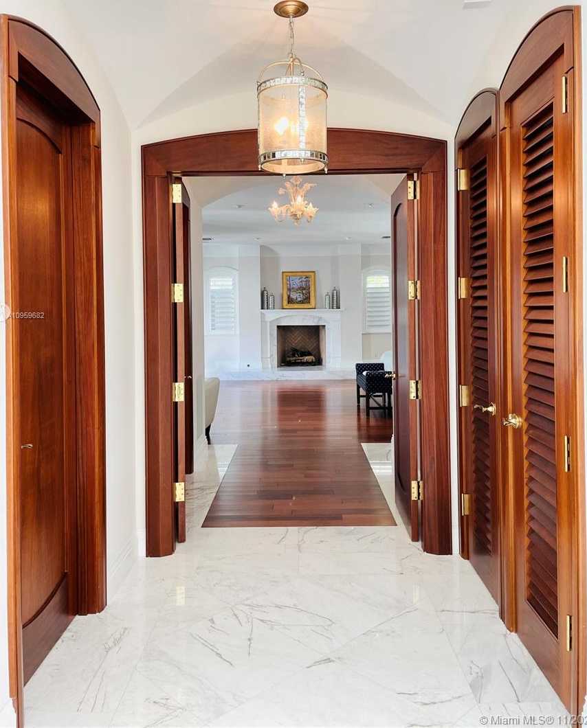 Small Image of 6851 SOUTH WEST 106TH ST, Pinecrest Number 17