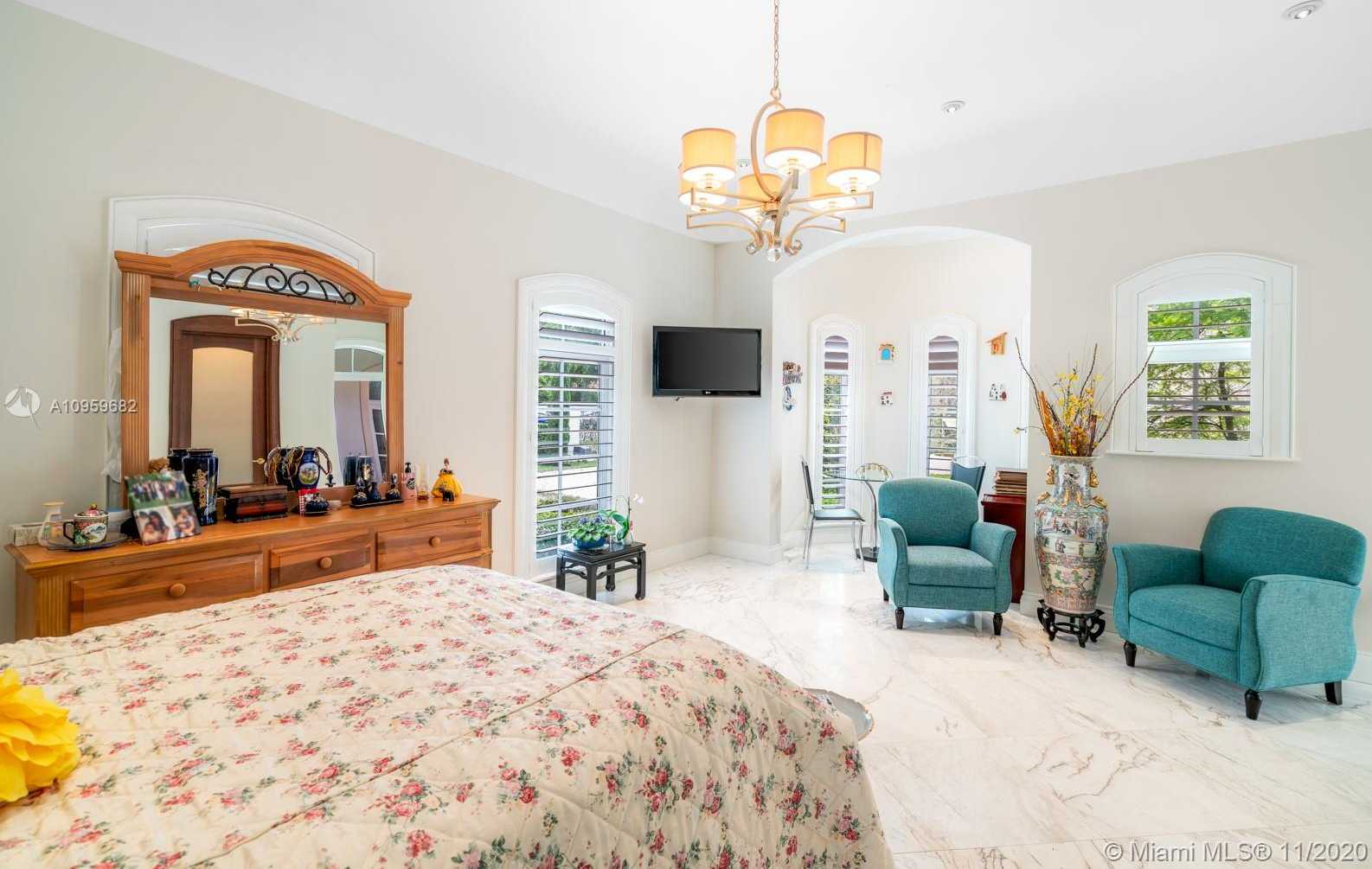 Small Image of 6851 SOUTH WEST 106TH ST, Pinecrest Number 62