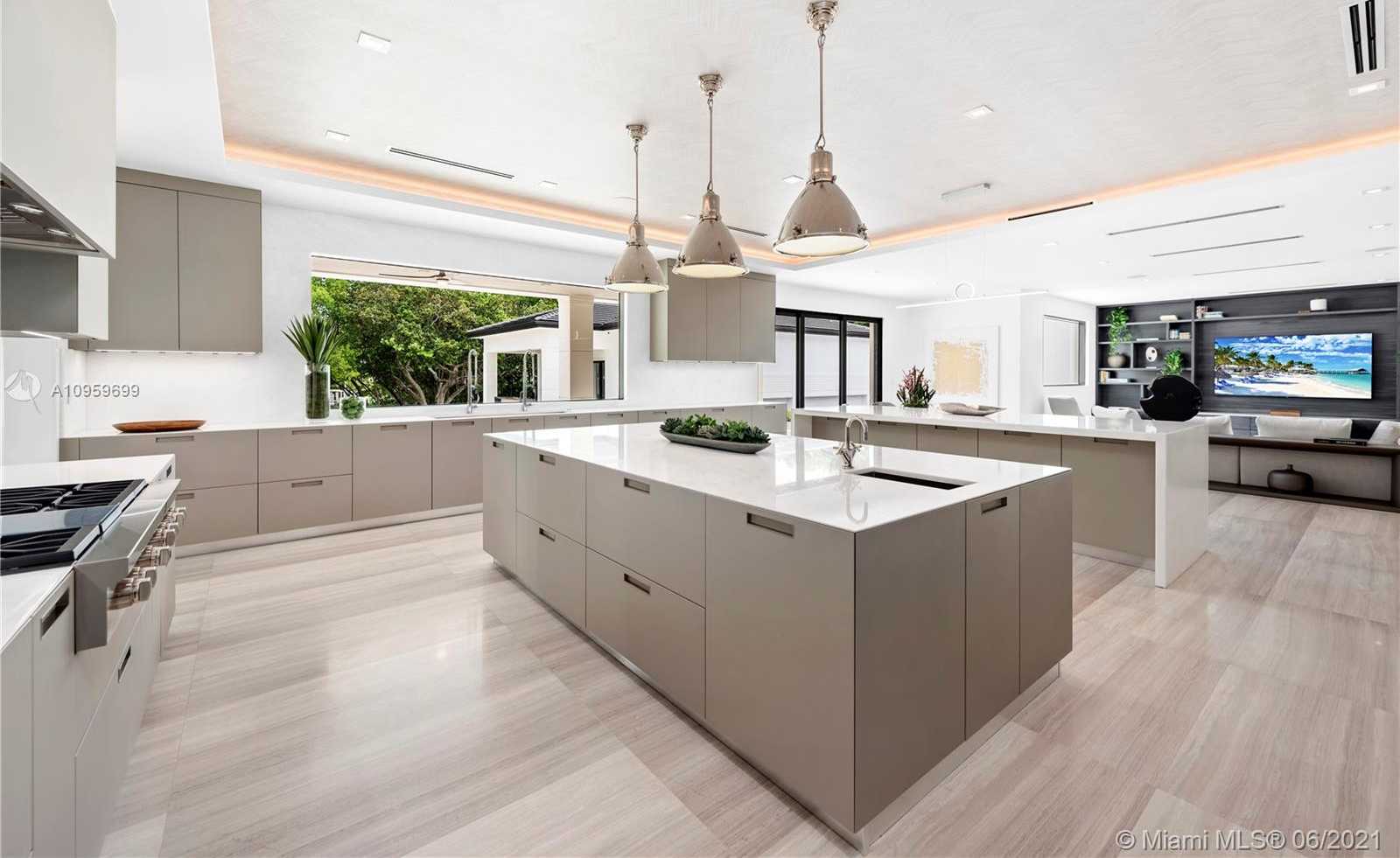 Small Image of 9475 JOURNEYS END RD, Coral Gables Number 12