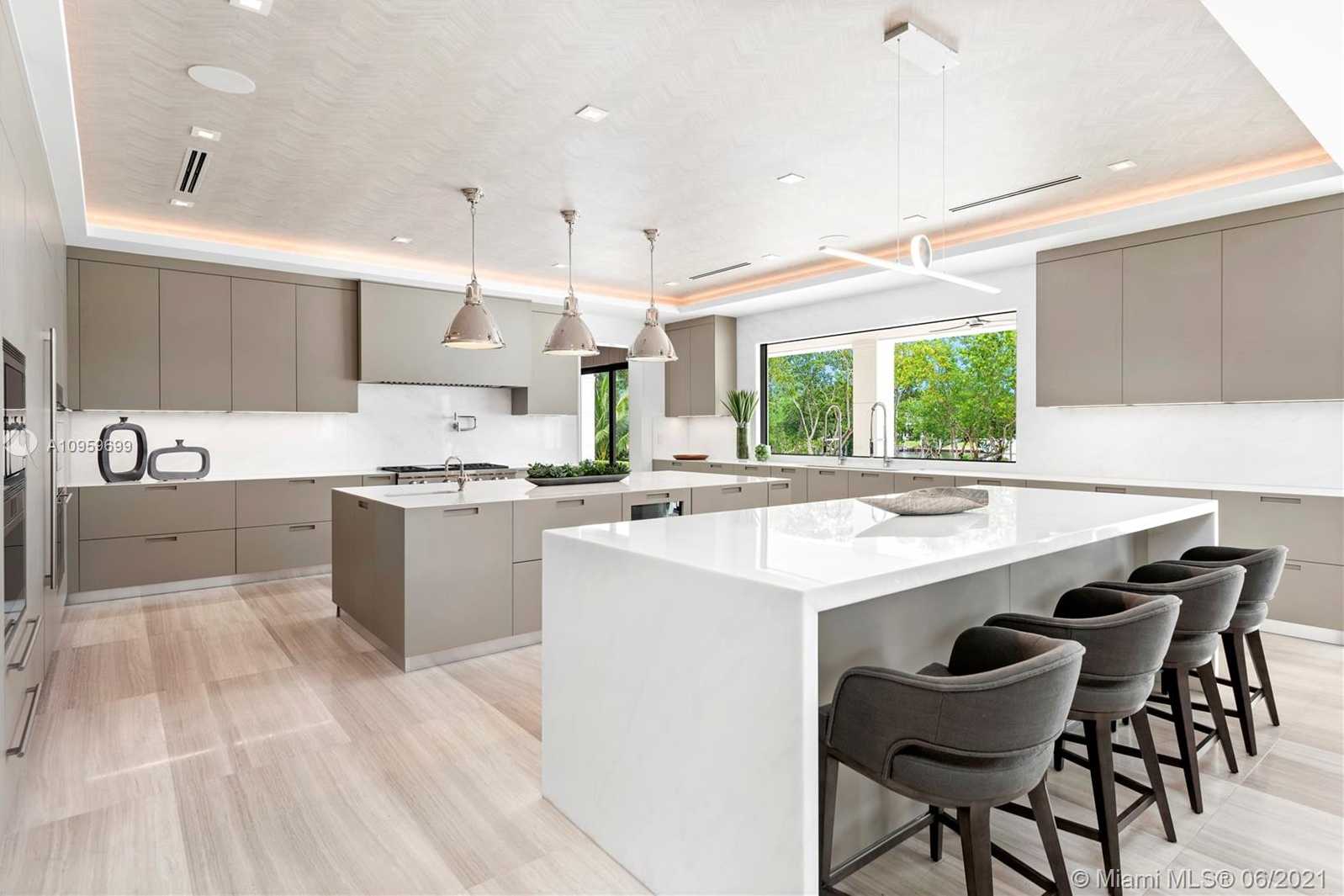 Small Image of 9475 JOURNEYS END RD, Coral Gables Number 13
