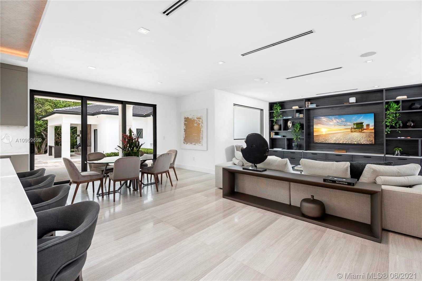 Small Image of 9475 JOURNEYS END RD, Coral Gables Number 16