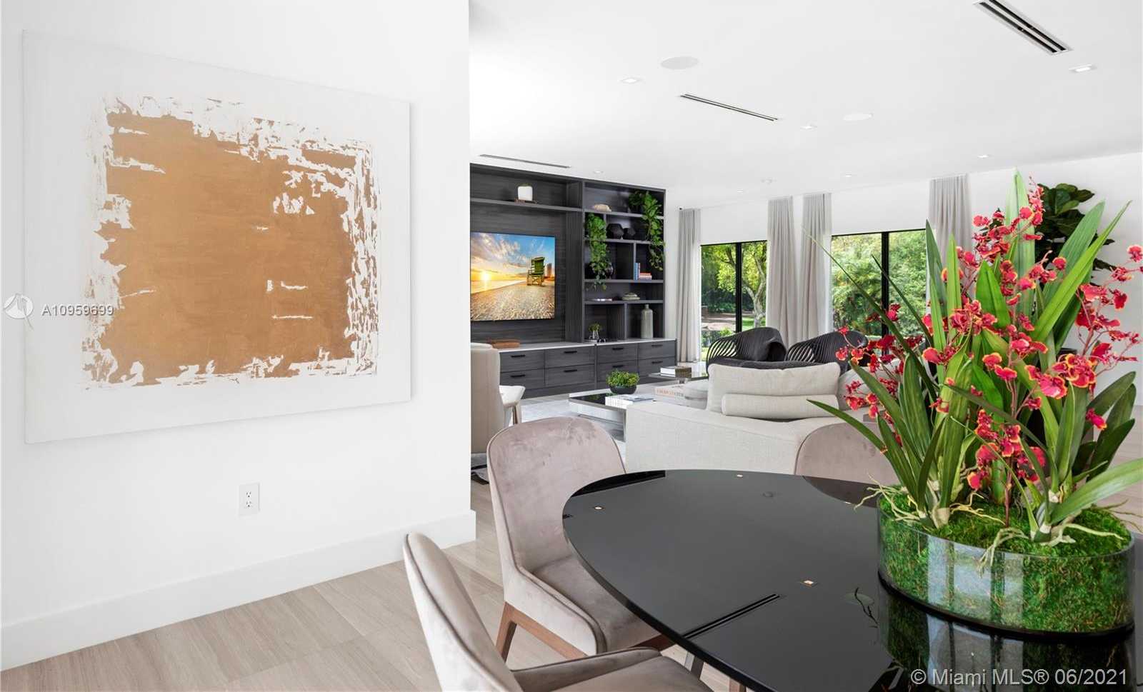 Small Image of 9475 JOURNEYS END RD, Coral Gables Number 18