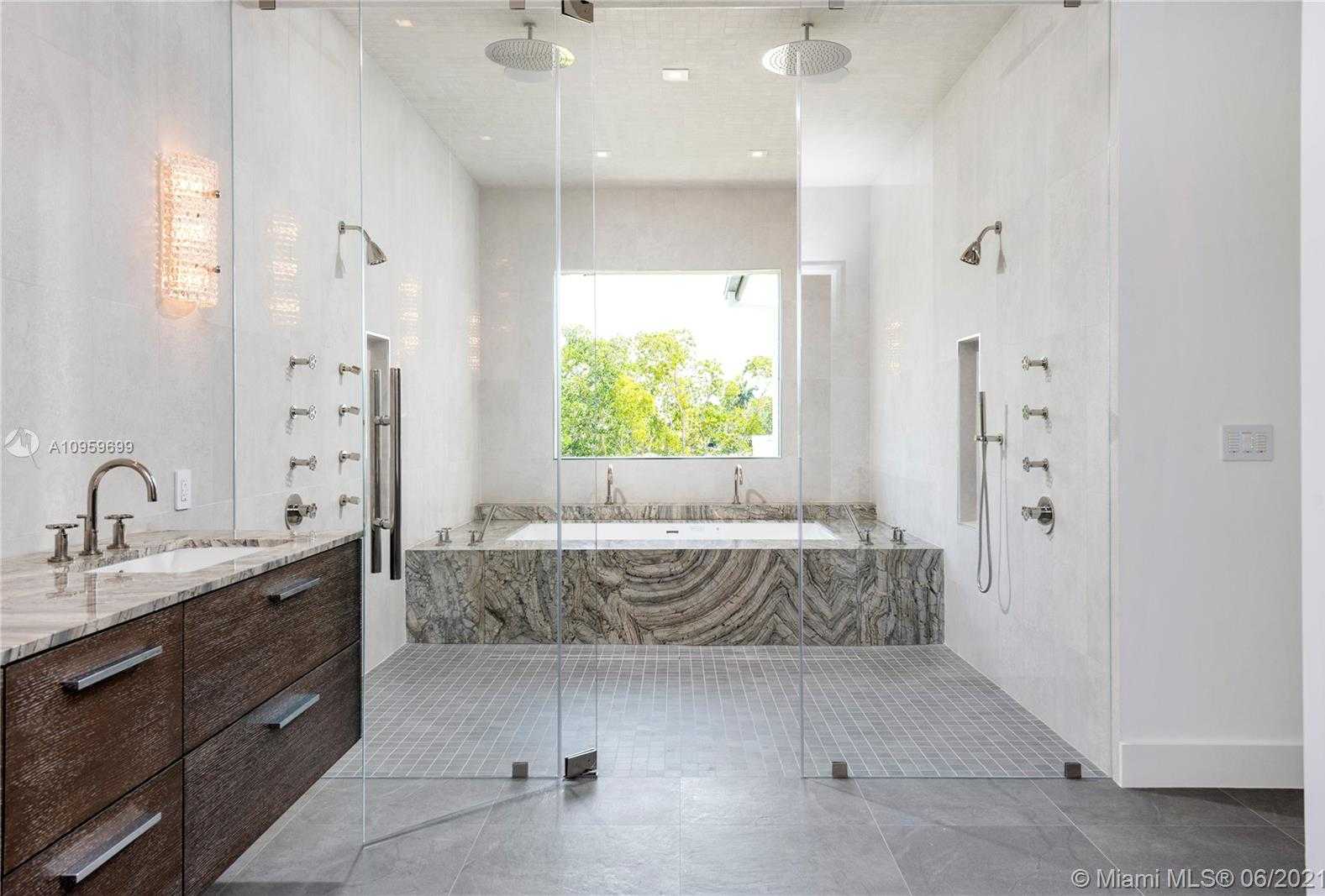 Small Image of 9475 JOURNEYS END RD, Coral Gables Number 32