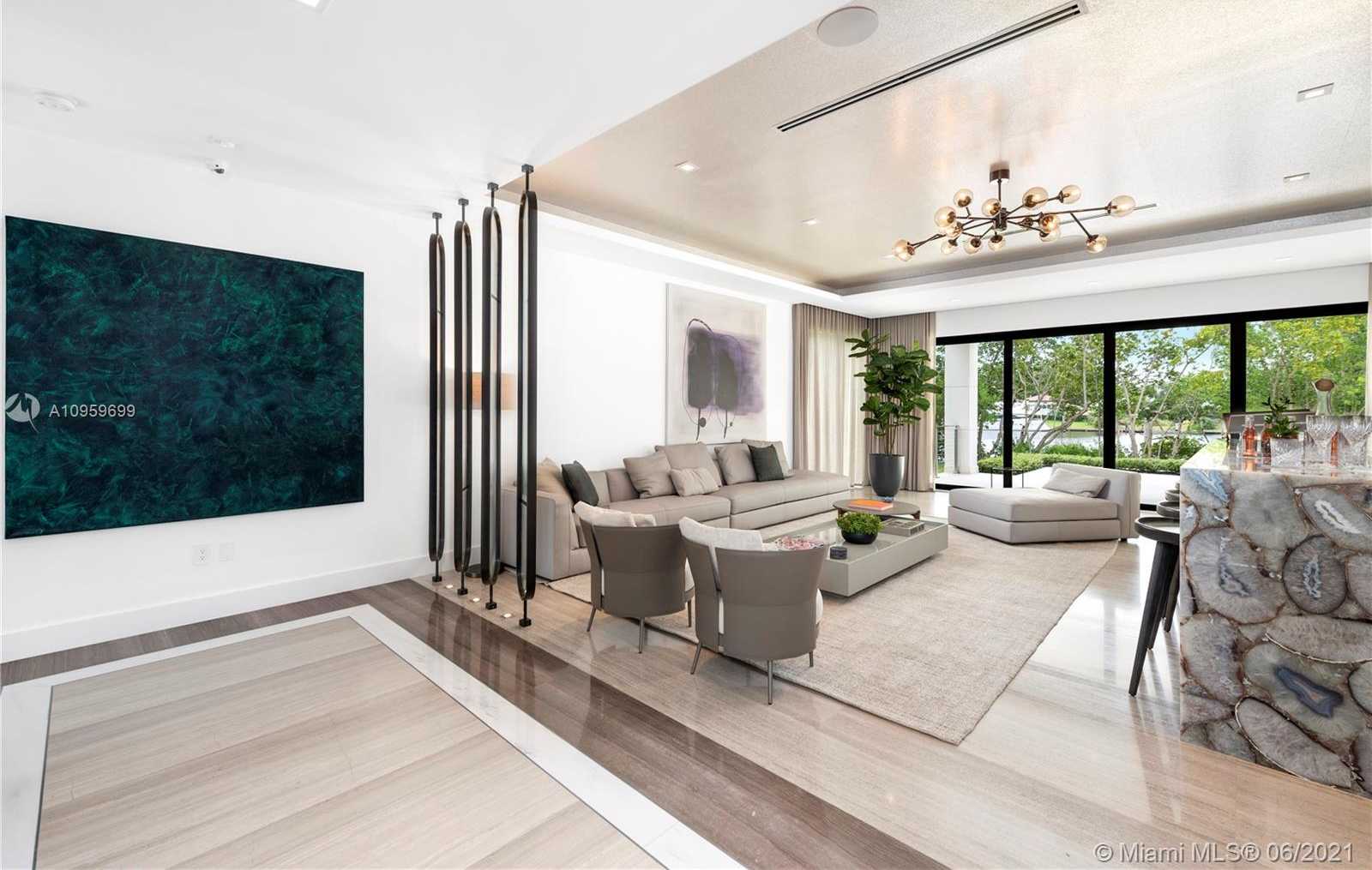 Small Image of 9475 JOURNEYS END RD, Coral Gables Number 4