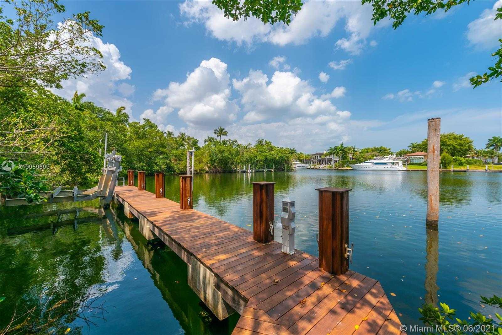 Small Image of 9475 JOURNEYS END RD, Coral Gables Number 42