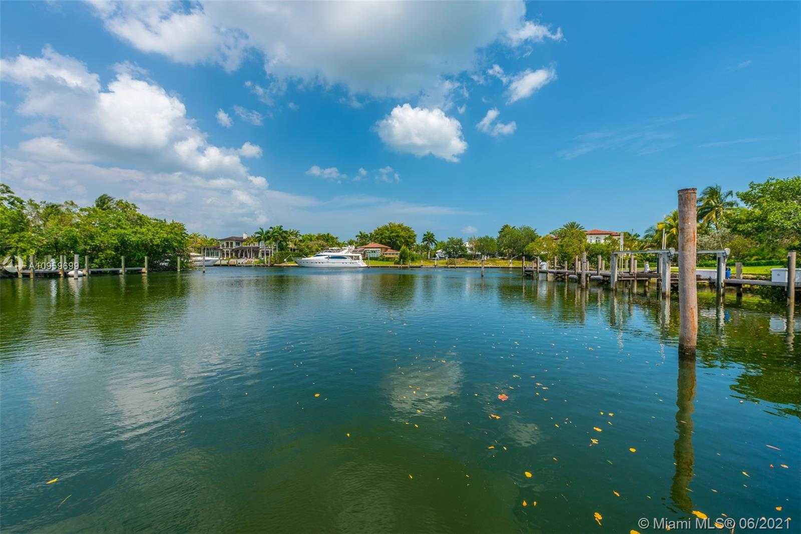 Small Image of 9475 JOURNEYS END RD, Coral Gables Number 43