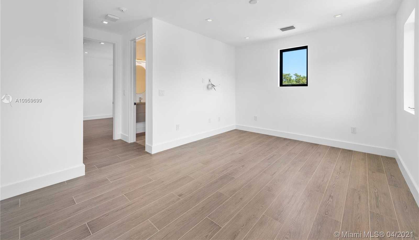 Small Image of 9475 JOURNEYS END RD, Coral Gables Number 54