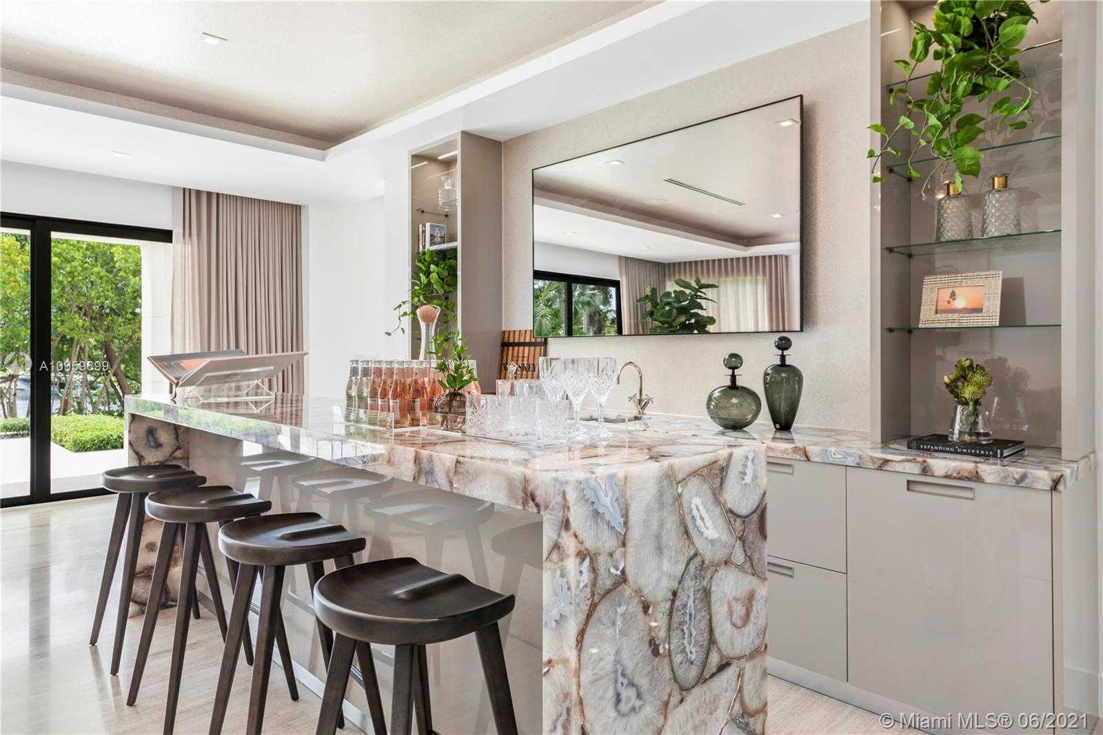 Small Image of 9475 JOURNEYS END RD, Coral Gables Number 6