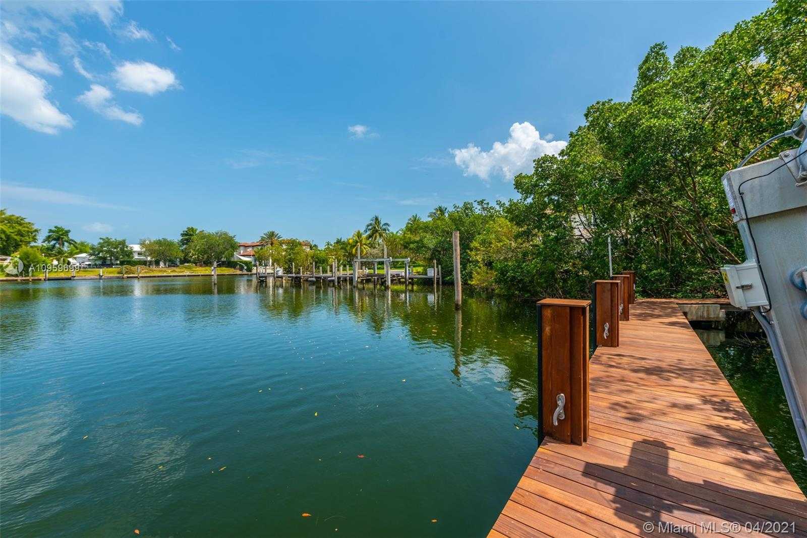 Small Image of 9475 JOURNEYS END RD, Coral Gables Number 79