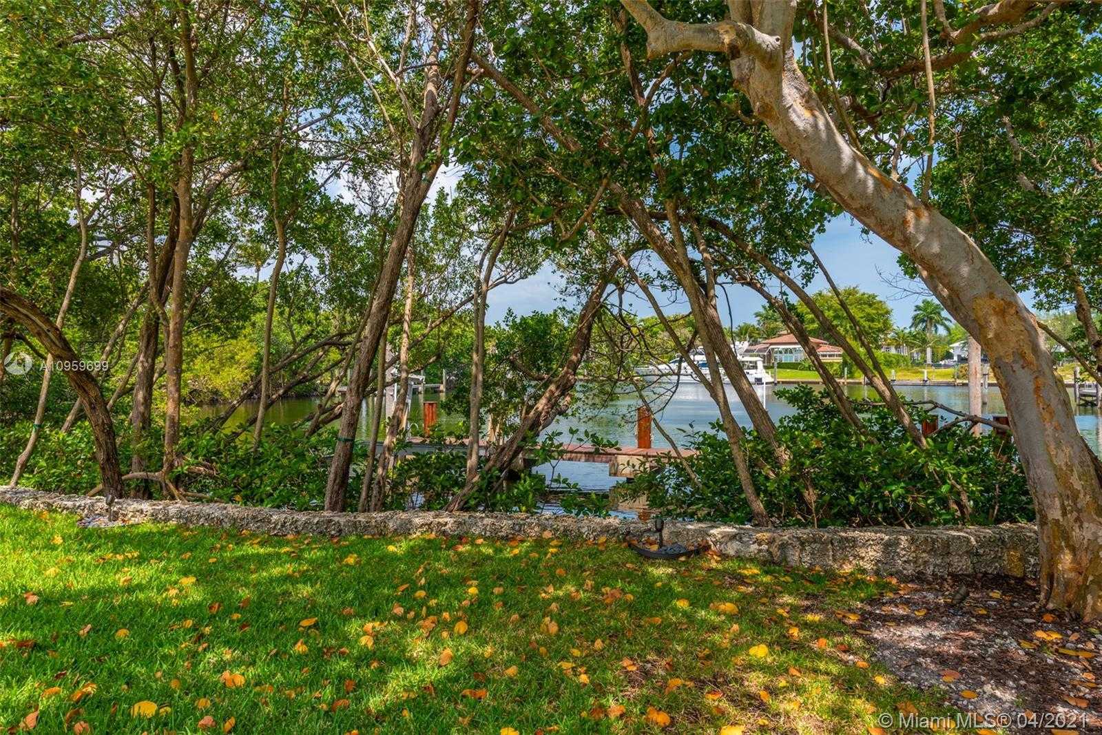 Small Image of 9475 JOURNEYS END RD, Coral Gables Number 82