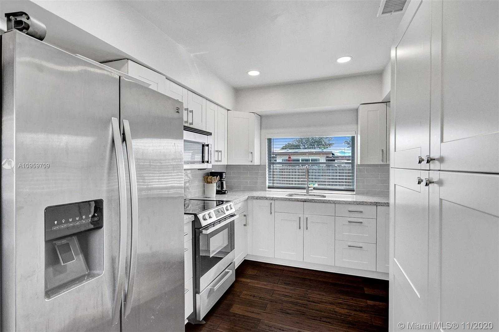Small Image of 8860 NORTH WEST 16TH ST, Pembroke Pines Number 17